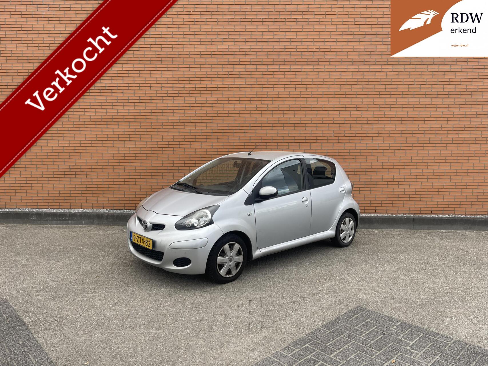 Toyota Toyota Aygo 1.0  2012 153DKM | AIRCO | APK | ELEK-PAKKET | 2012 - voorkant