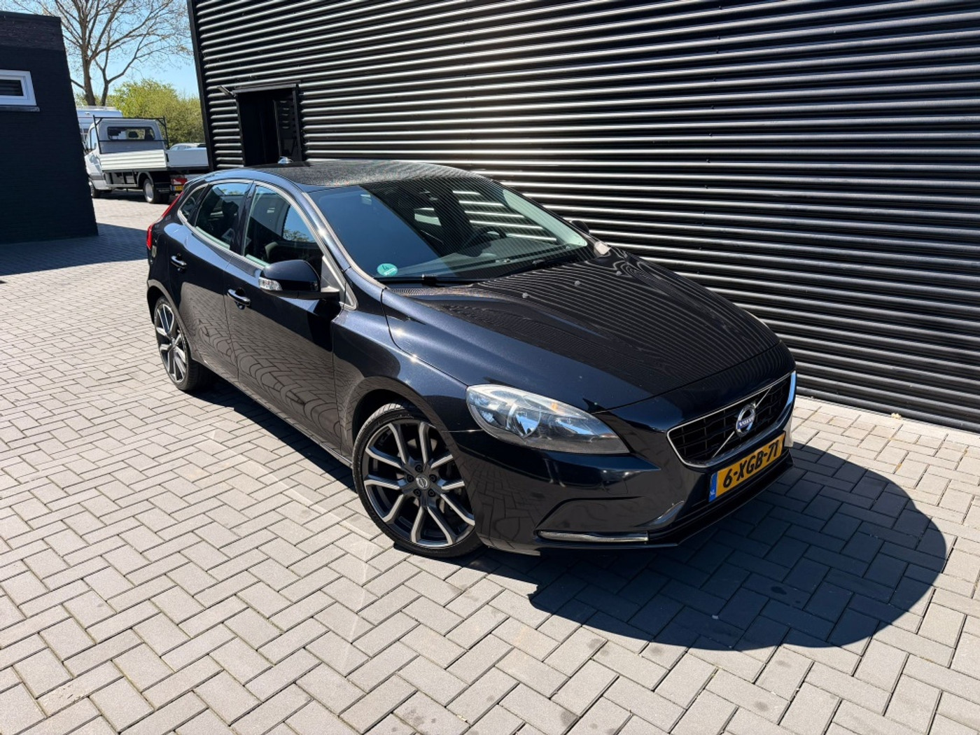 Volvo V40 2.0 D4 Momentum Bns| 2014| CLIMA| CRUISE| NAVI| NAP 2014 - voorkant