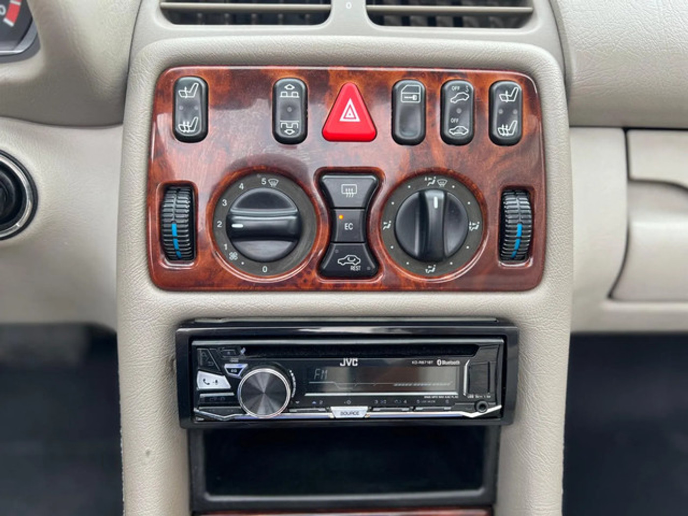 Foto van Mercedes-Benz CLK 230 Kompressor