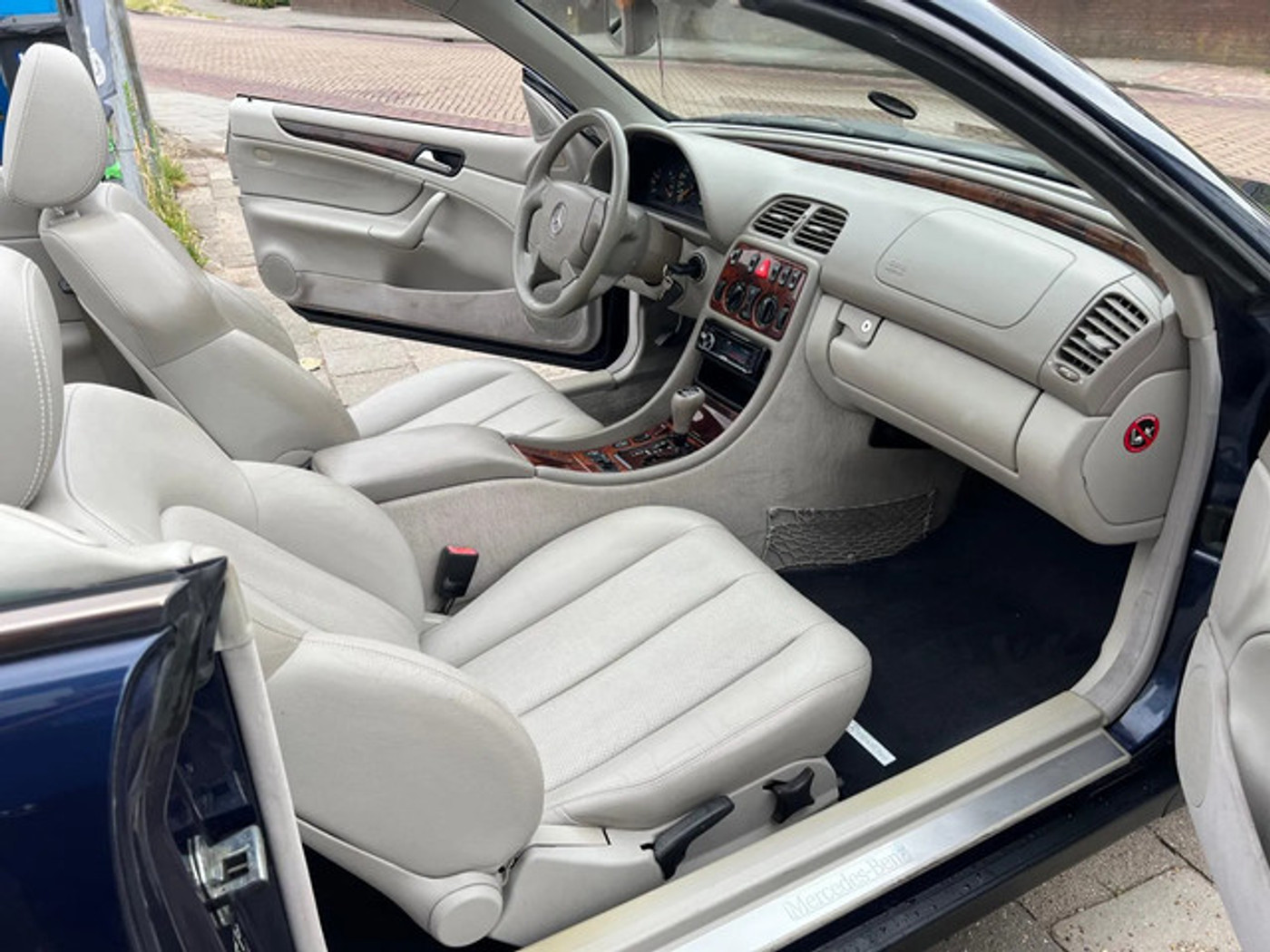 Foto van Mercedes-Benz CLK 230 Kompressor
