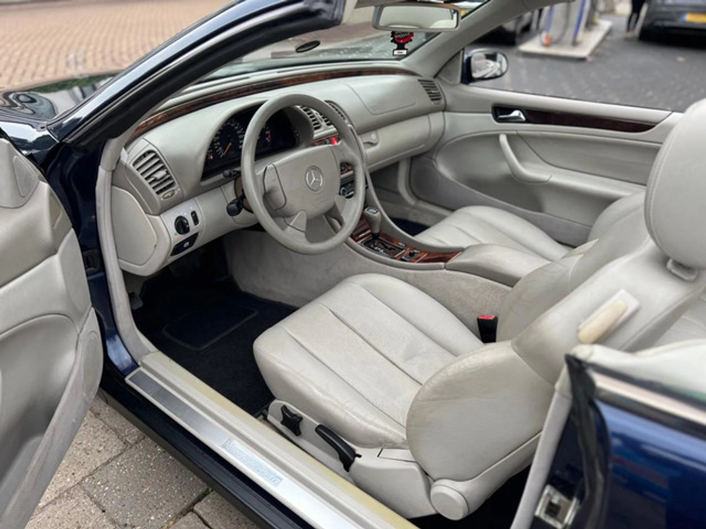 Foto van Mercedes-Benz CLK 230 Kompressor