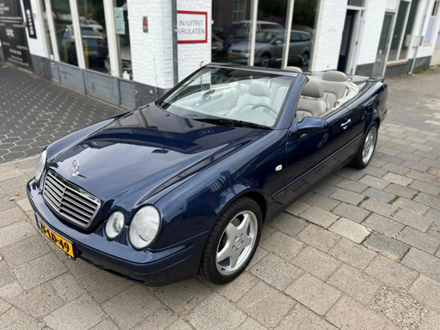 Foto van Mercedes-Benz CLK 230 Kompressor