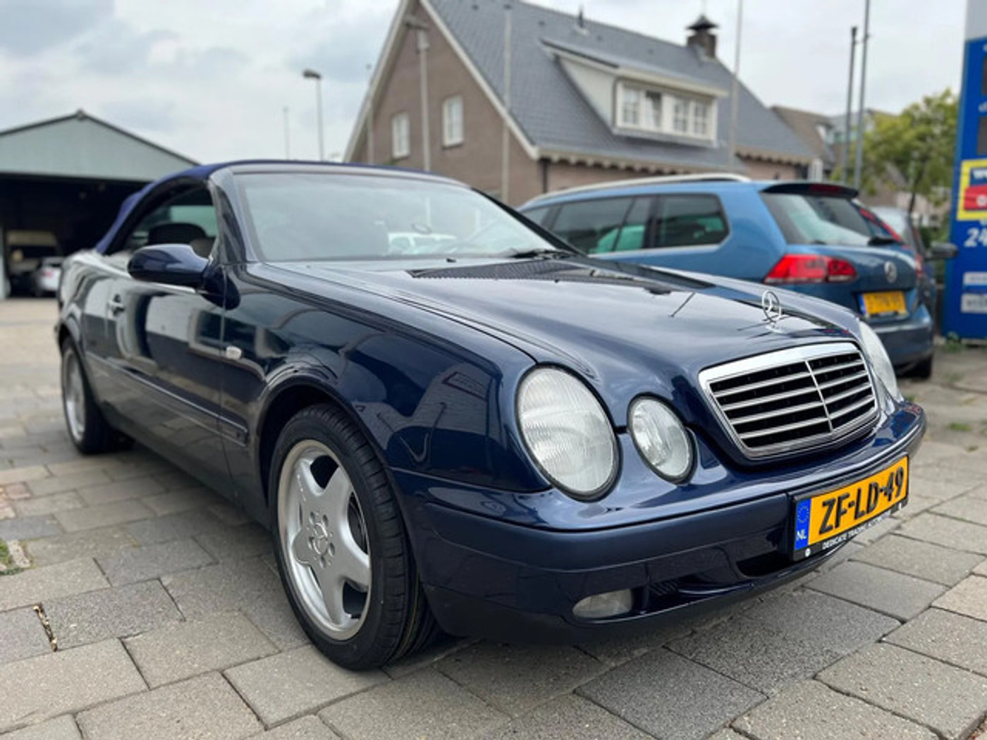 Foto van Mercedes-Benz CLK 230 Kompressor