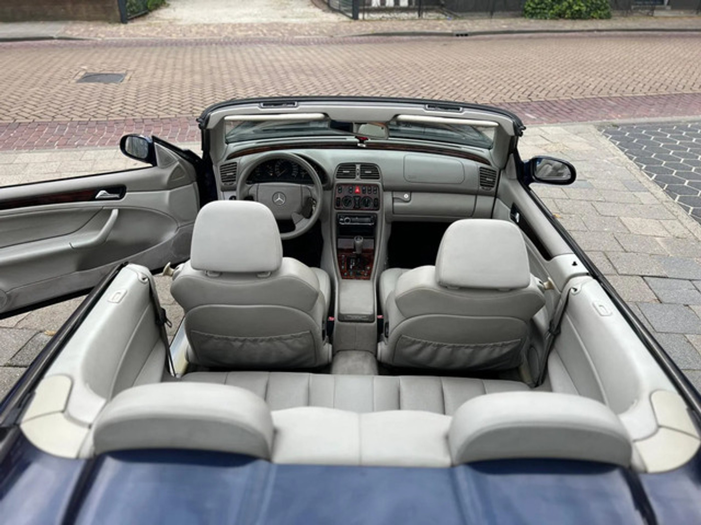 Foto van Mercedes-Benz CLK 230 Kompressor
