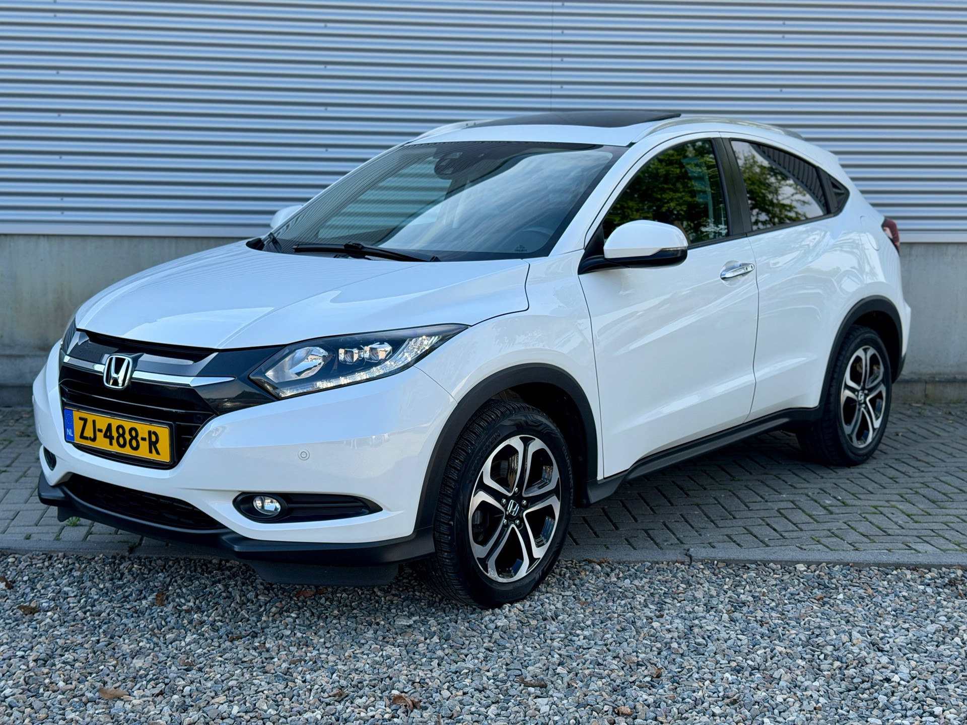 Honda Hr-v 1.5 i-VTEC Executive automaat |Pano, Keyless, dealer oh | 2017 - voorkant