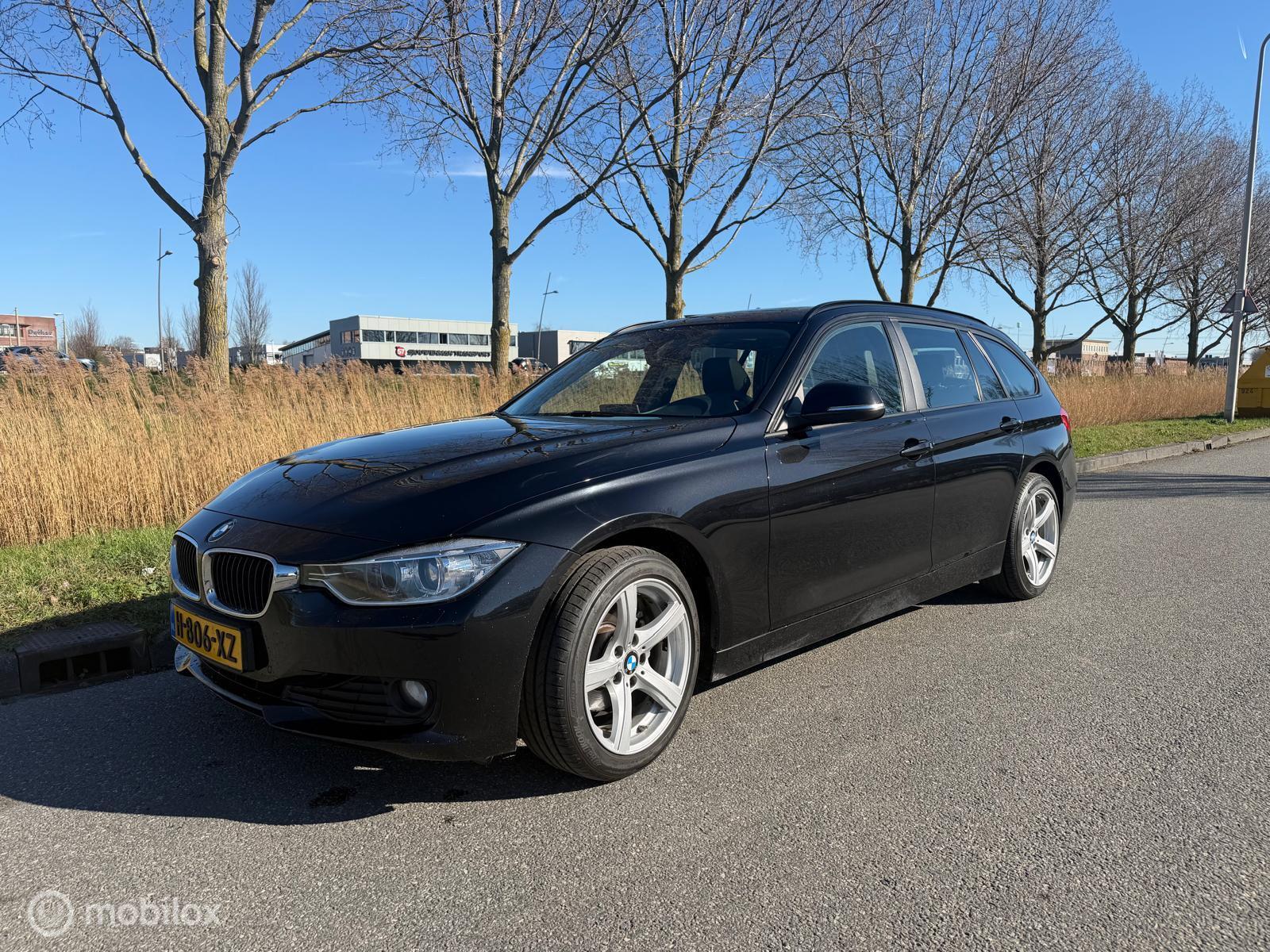 BMW 316i 316i High Executive 2013 - voorkant
