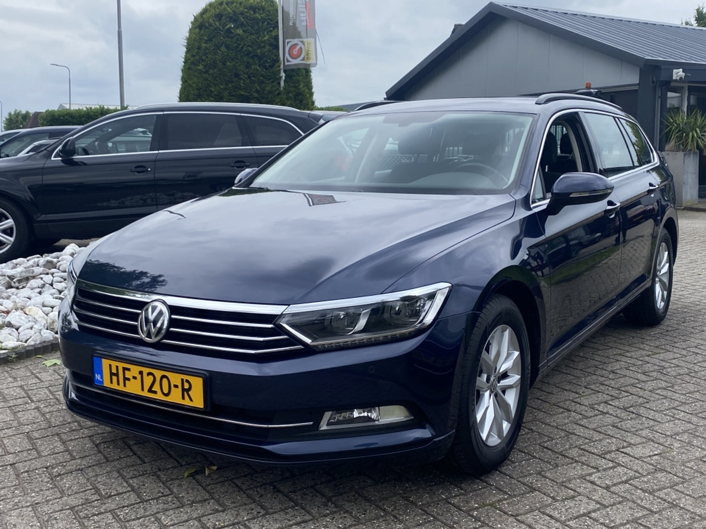 Volkswagen Passat 1.4 TSI LED 2015 NL Auto Trekhaak 2015 - voorkant