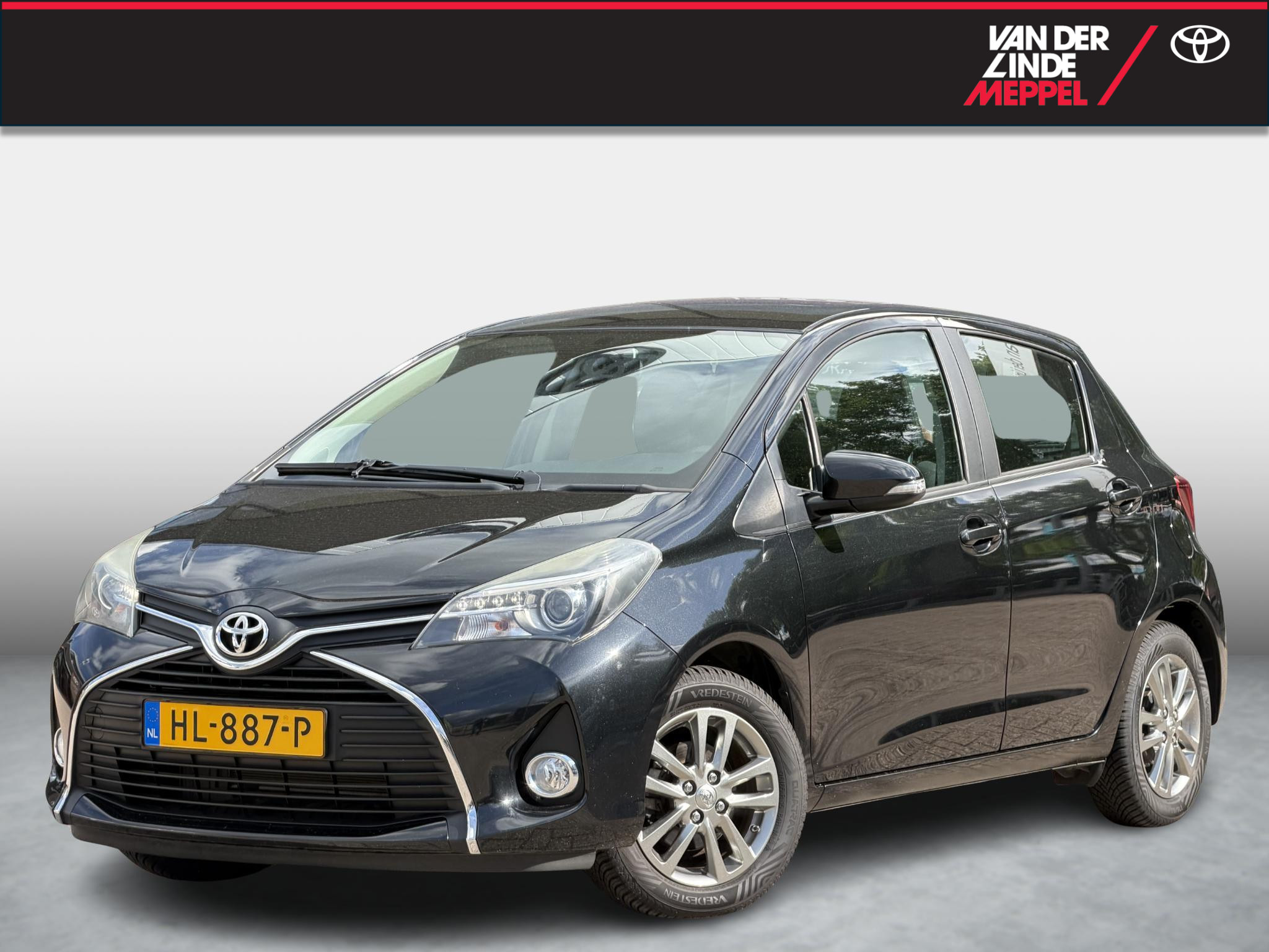 Toyota Toyota Yaris 1.3 VVT-i Aspiration Trekhaak All Season Airco 2015 - voorkant