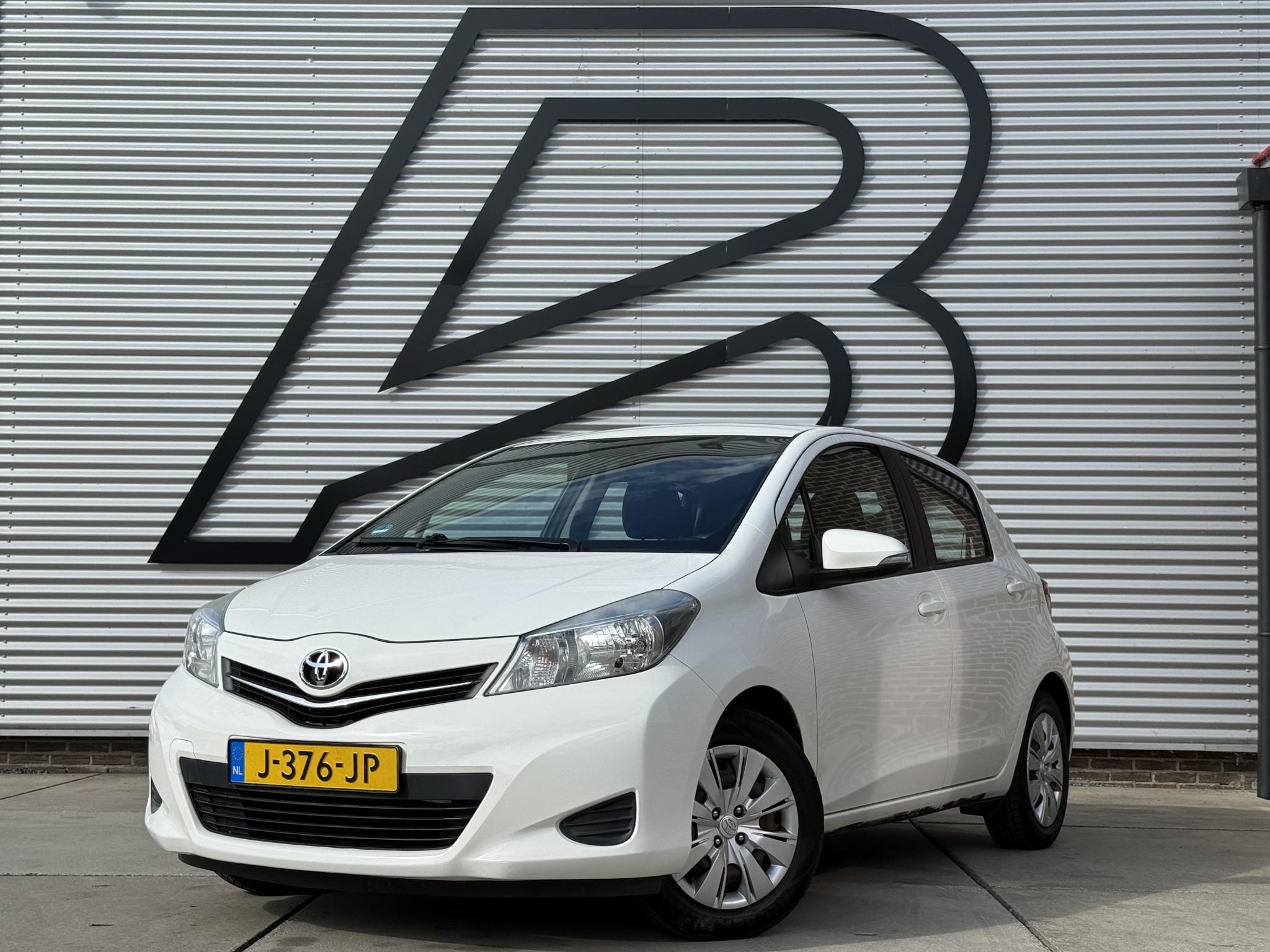 Toyota Toyota Yaris 1.0 VVT-i Comfort 2011 - voorkant