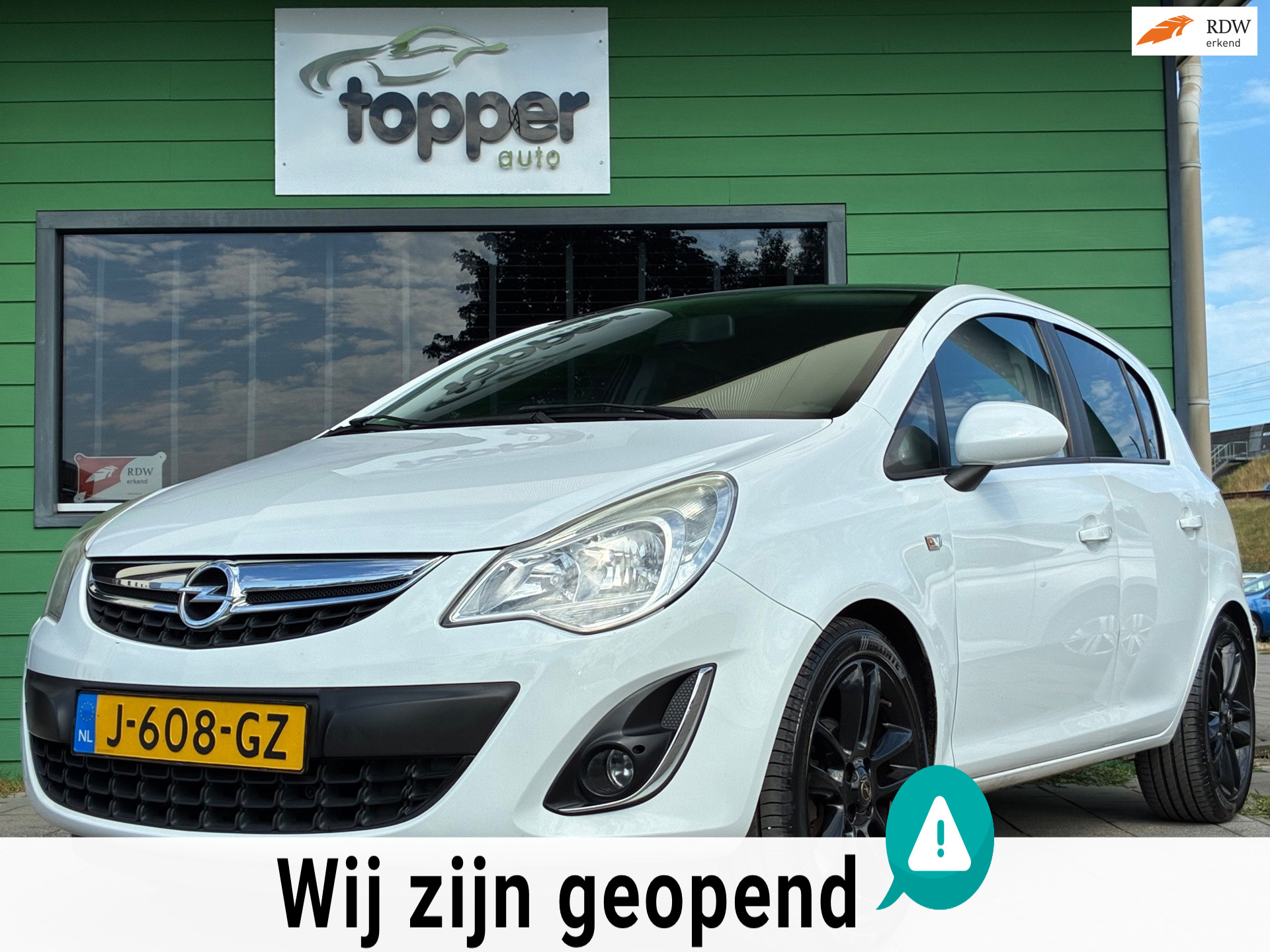 Opel Corsa 1.4-16V Cosmo|Navigatie|CruiseControl|Airco|LM-Velgen|PDC|Goed Onderhouden| 2011 - voorkant