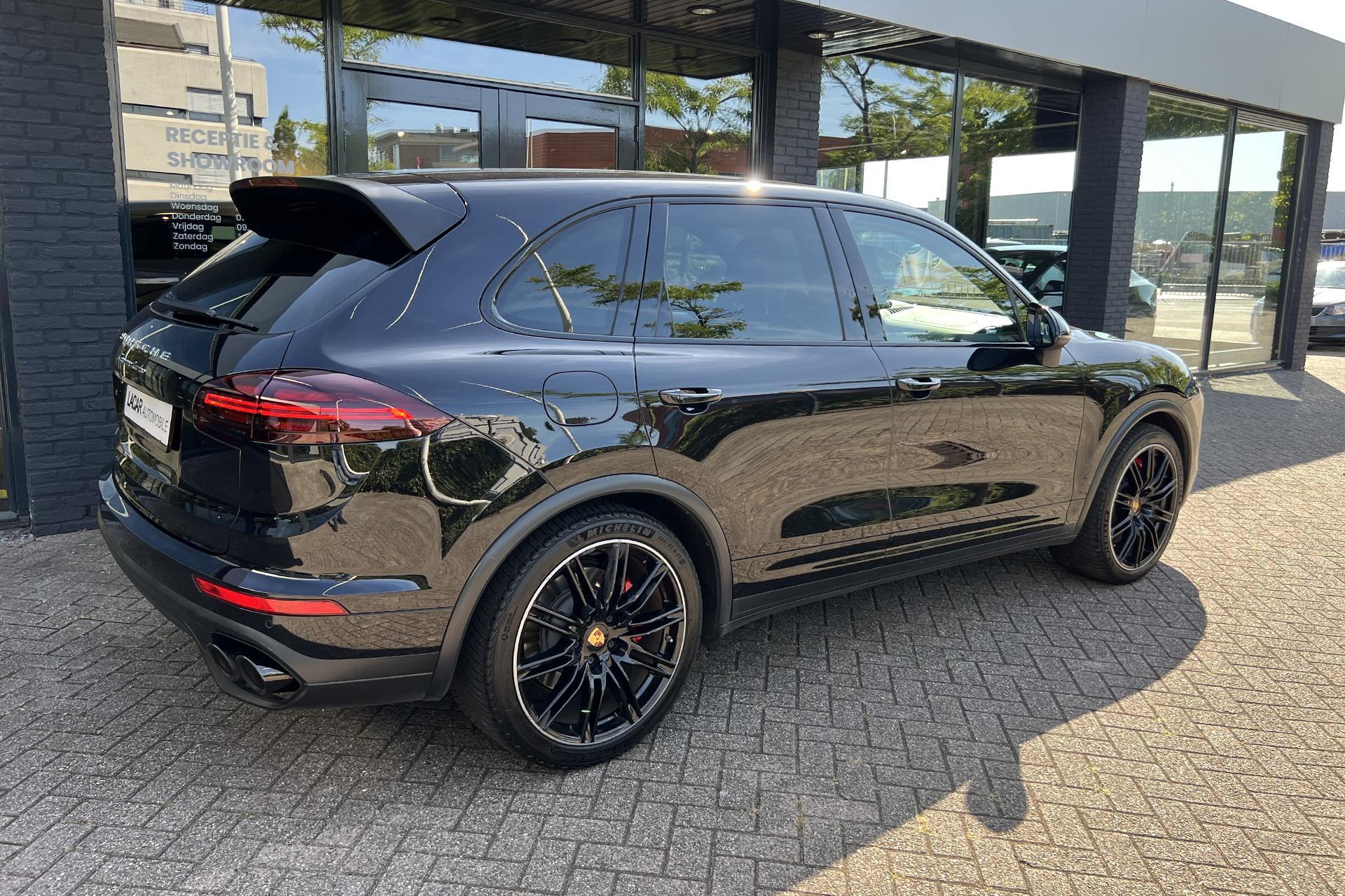 Foto van Porsche Cayenne Turbo