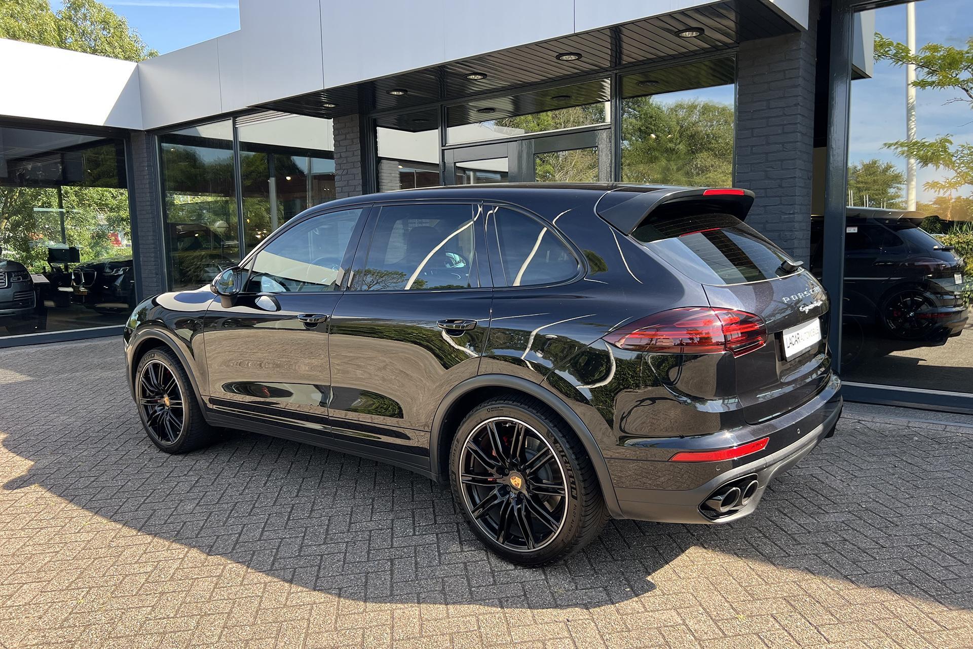 Foto van Porsche Cayenne Turbo