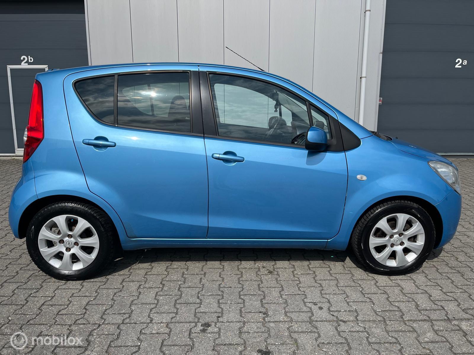 Foto van Opel Agila