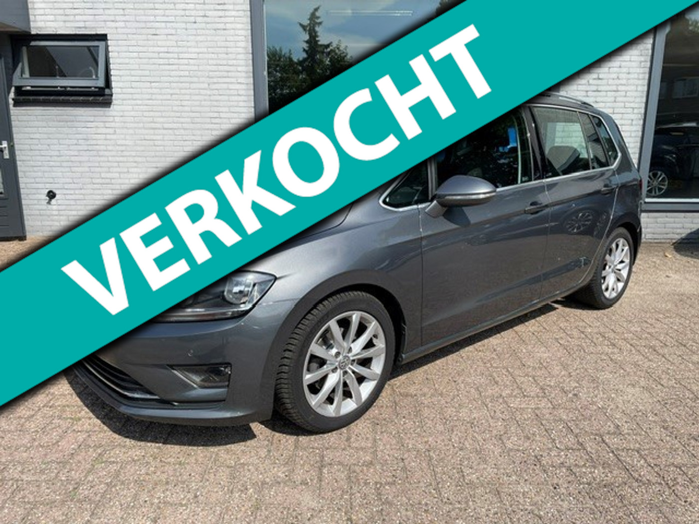 Volkswagen Golf Sportsvan 1.2 TSI Connected Series | Massagestoel | org. wegklapbare trekhaak | Navi 2017 - voorkant