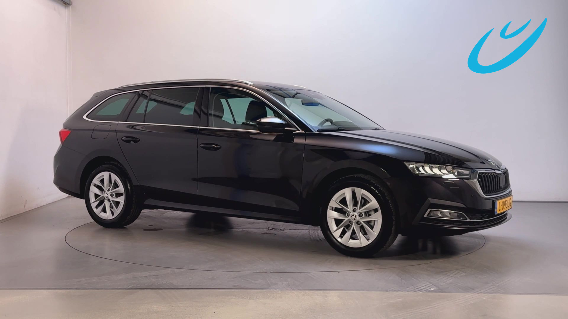 Skoda Octavia 1.0 TSI 110pk Style Stoelverwarming Virtual Cockpit Navigatie App-Connect 2021 - voorkant