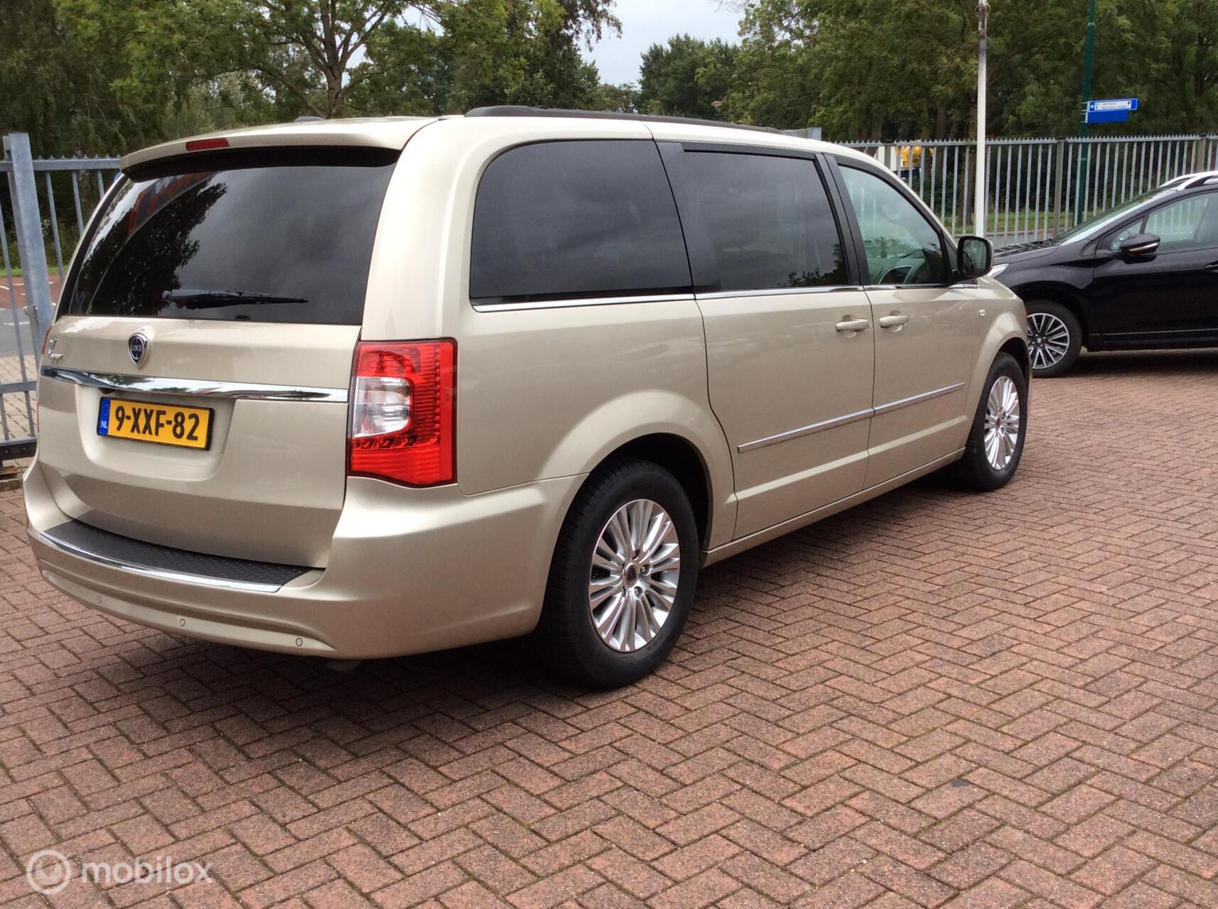 Foto van Lancia Voyager