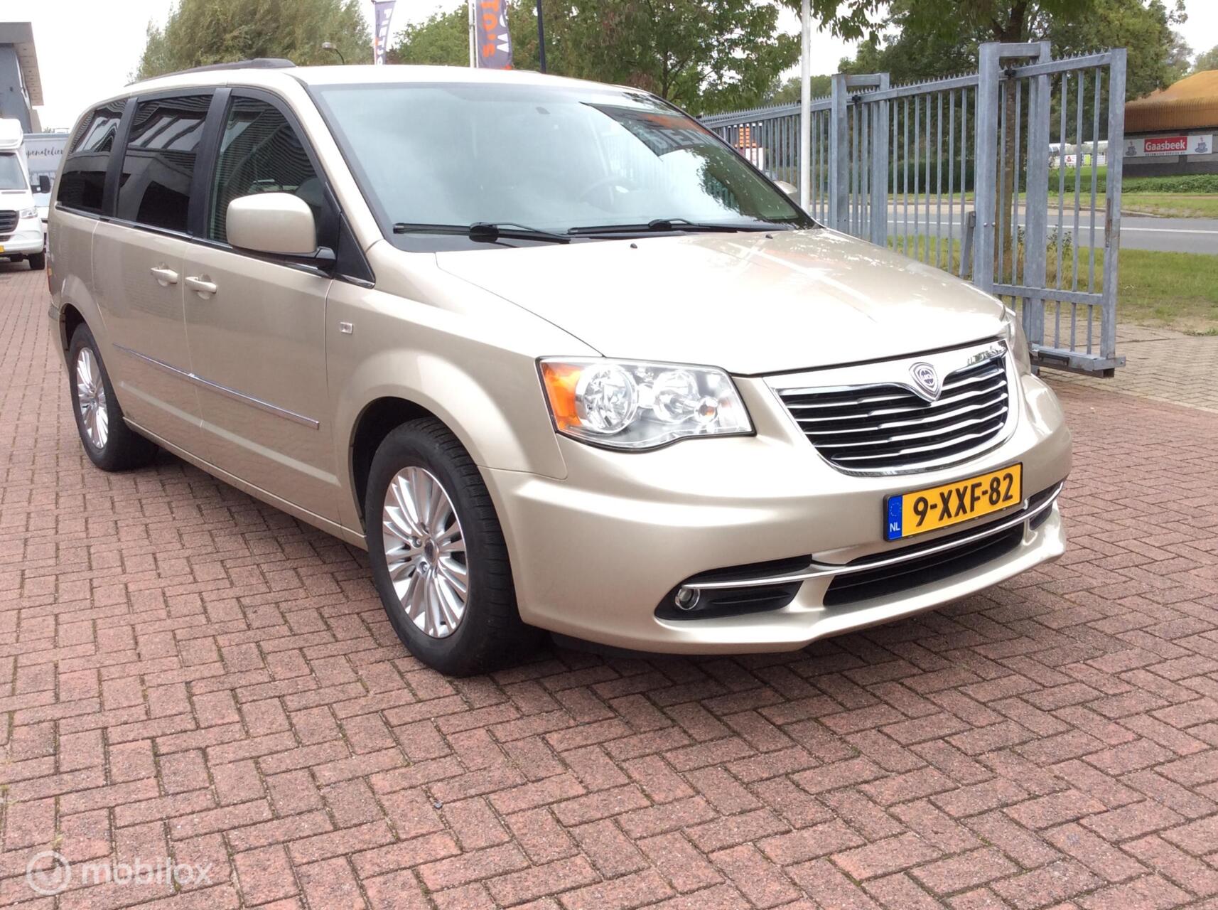 Foto van Lancia Voyager