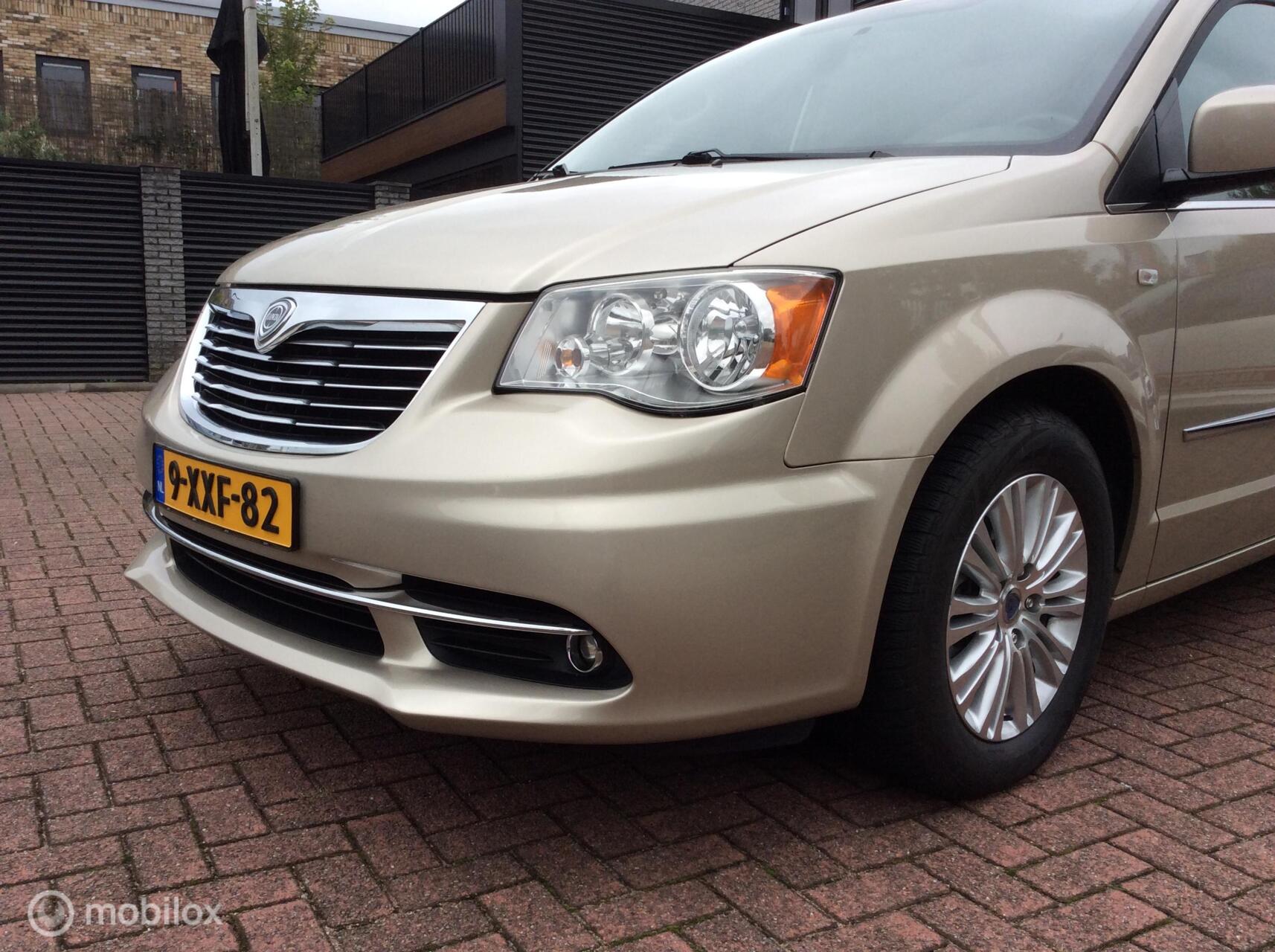 Foto van Lancia Voyager