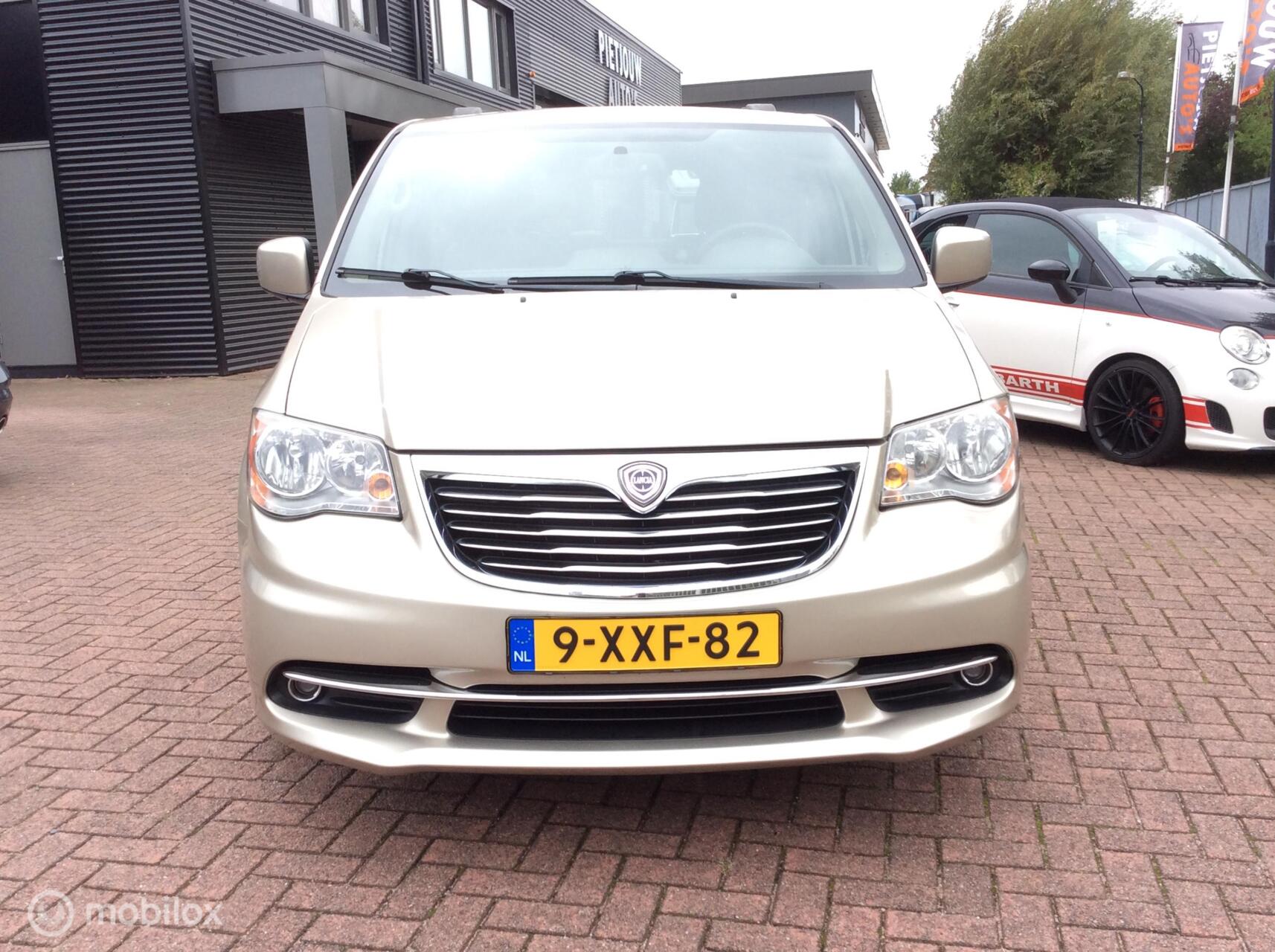 Foto van Lancia Voyager