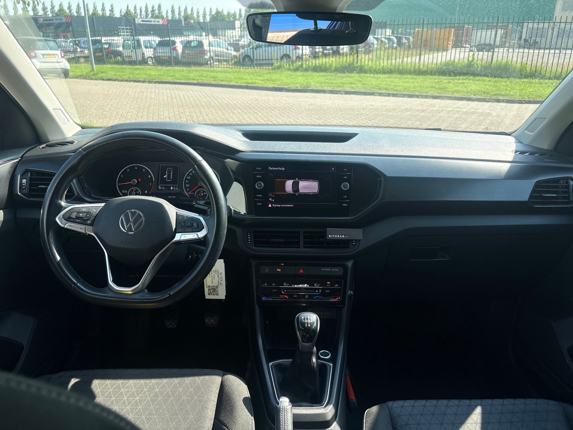 Foto van Volkswagen T-cross