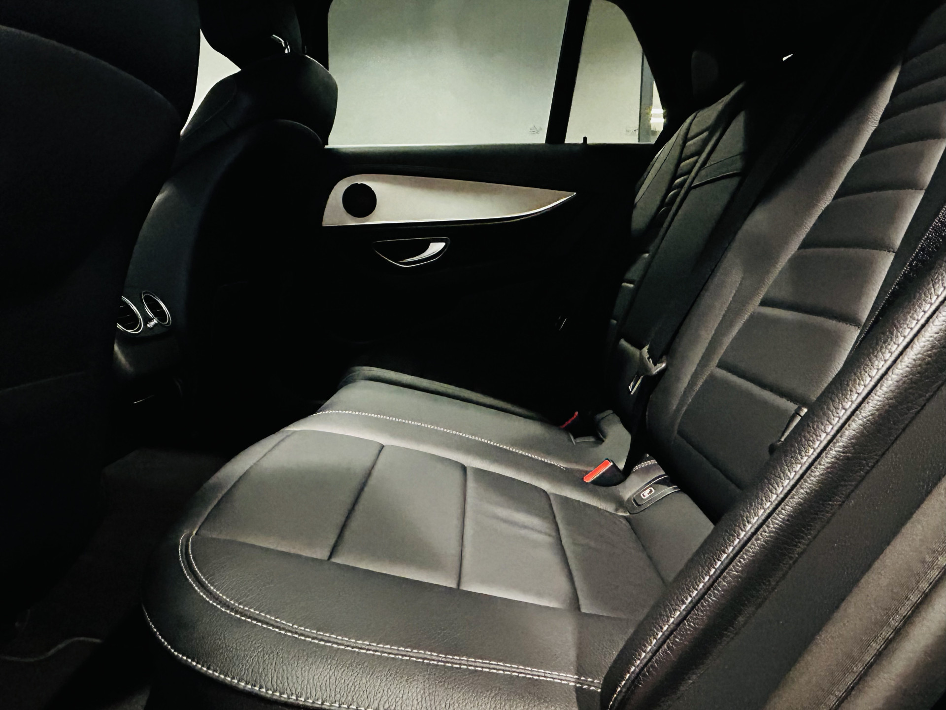 Foto van Mercedes-Benz E 200
