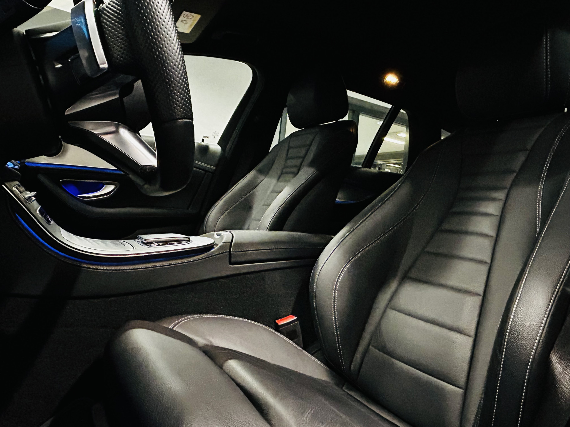 Foto van Mercedes-Benz E 200