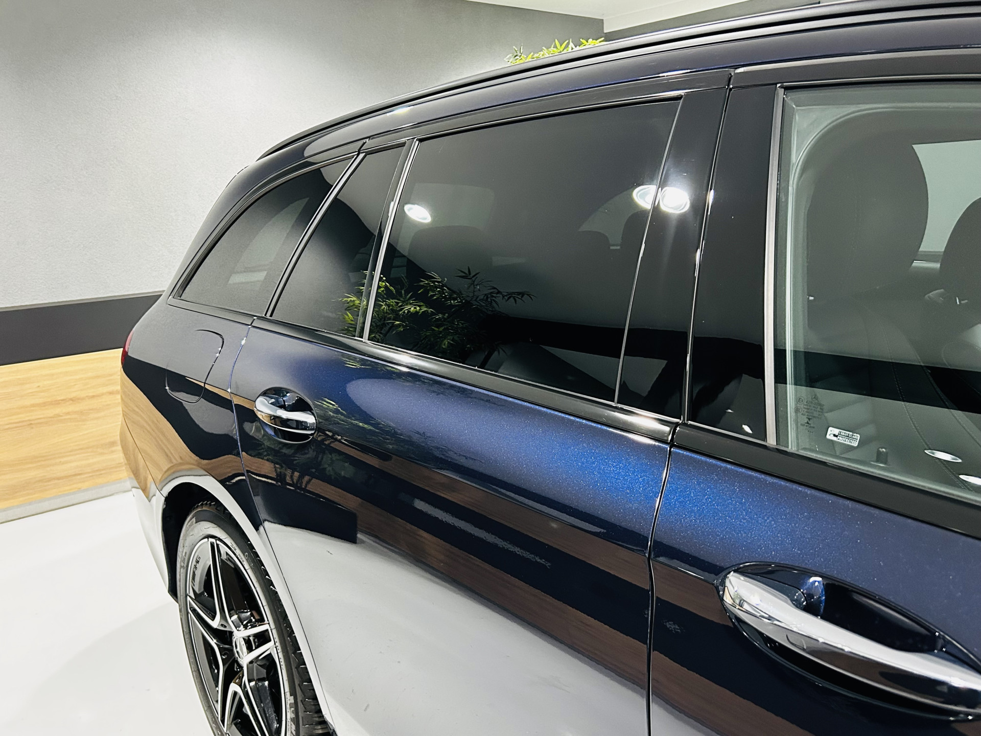 Foto van Mercedes-Benz E 200