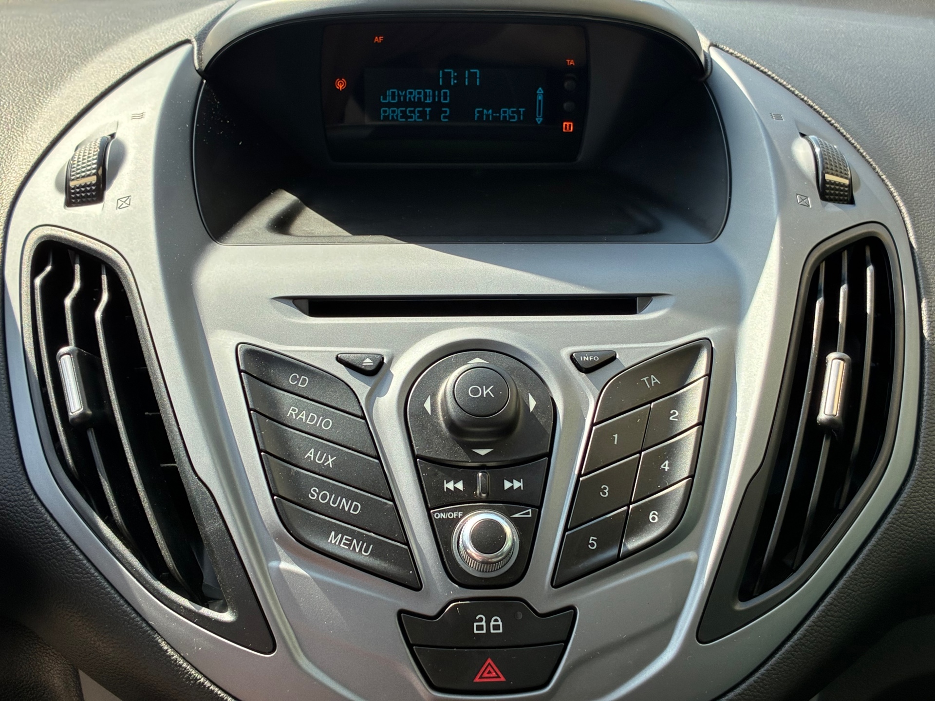 Foto van Ford B-max