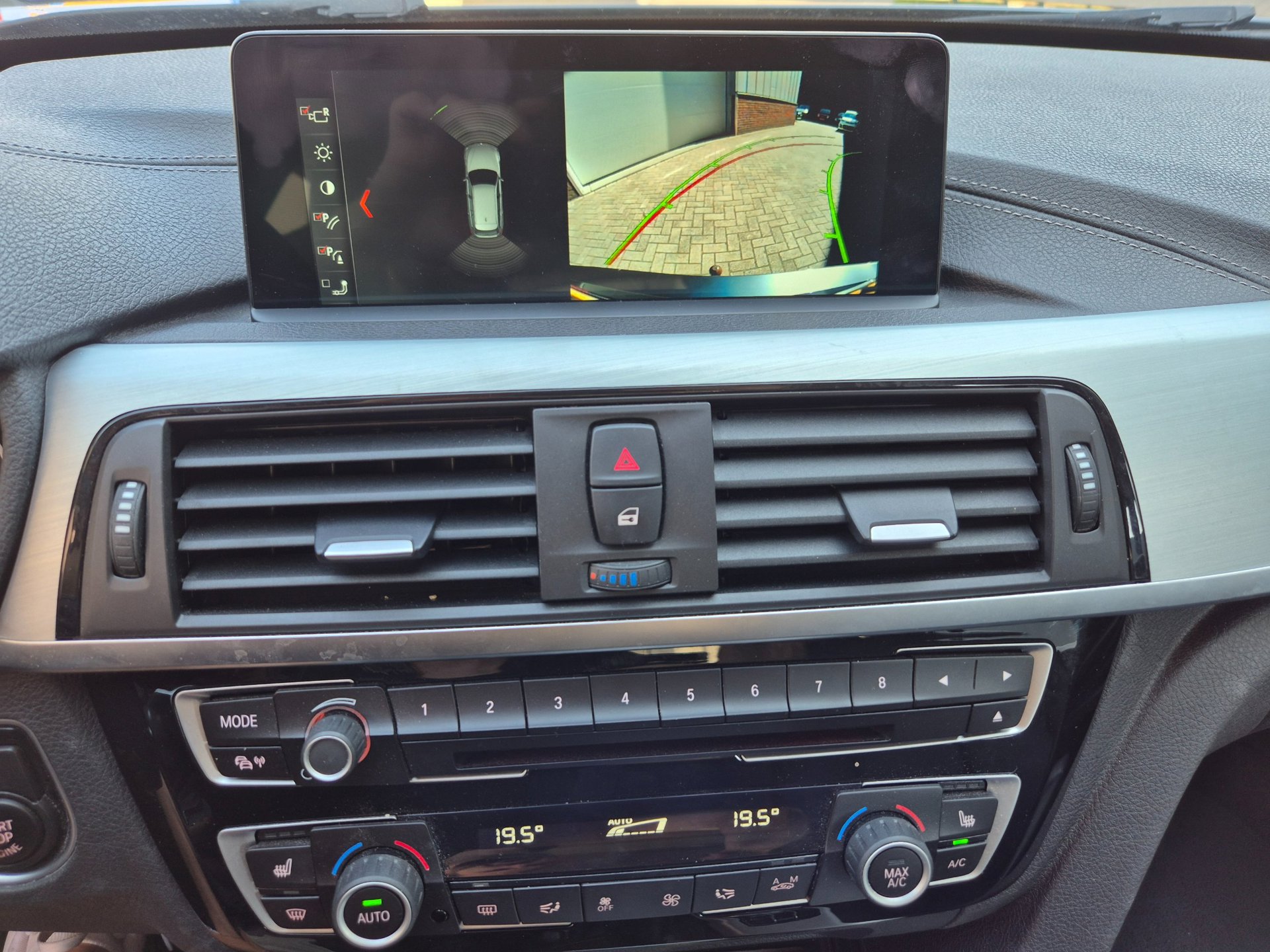 Foto van BMW 320i xDrive