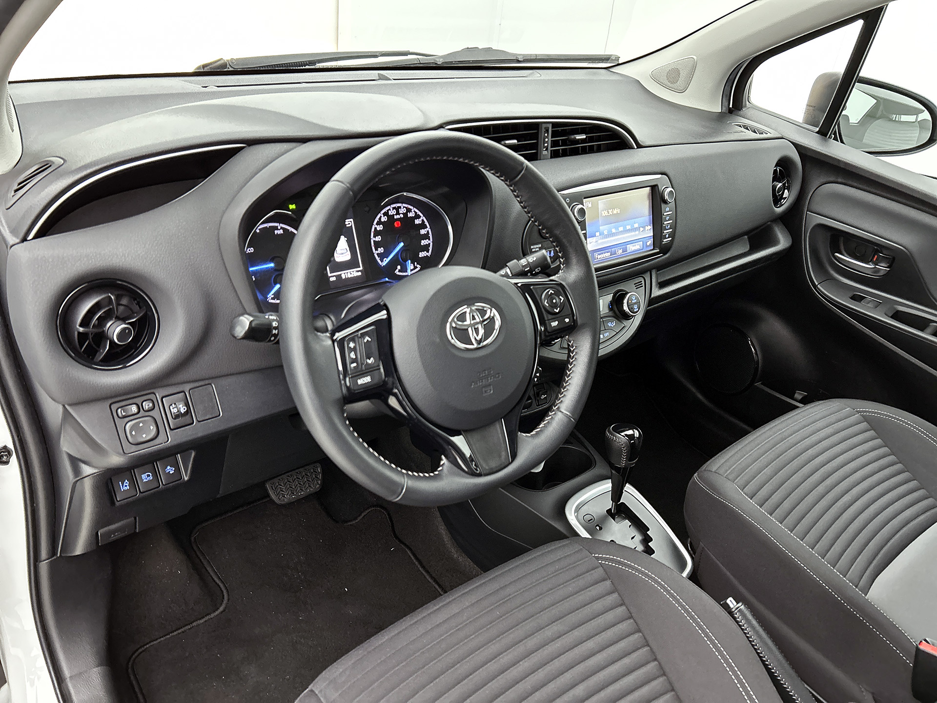 Foto van Toyota Toyota Yaris Hybrid