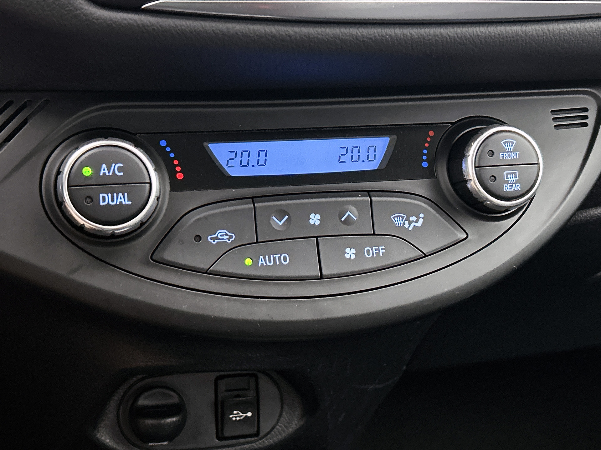 Foto van Toyota Toyota Yaris Hybrid