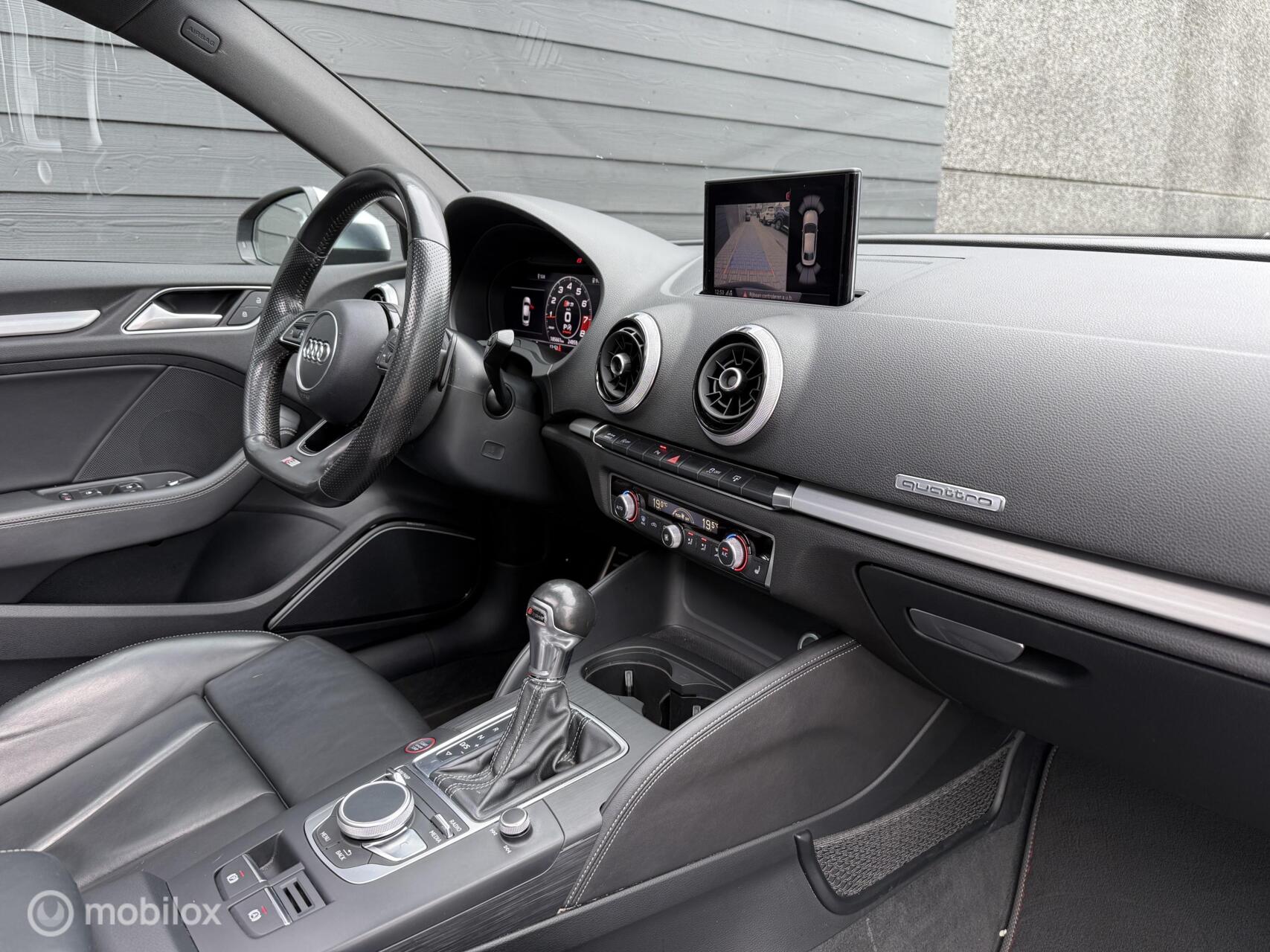 Foto van Audi S3 Limousine