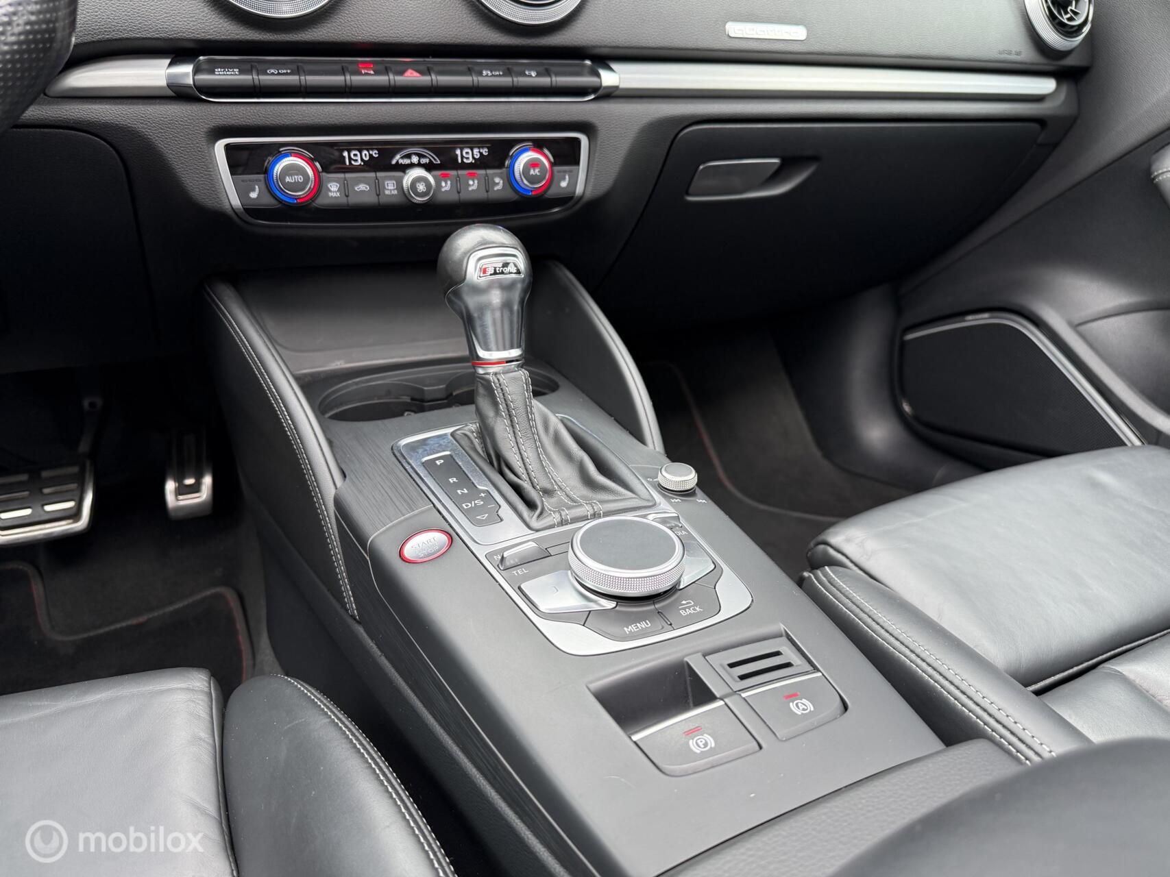 Foto van Audi S3 Limousine