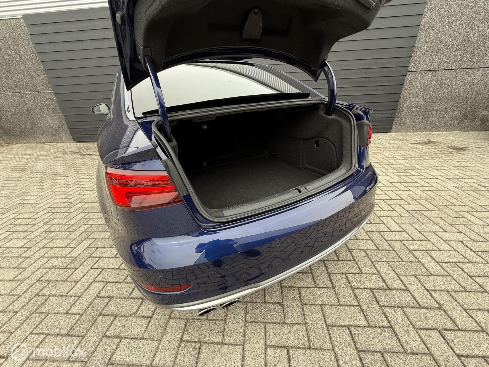 Foto van Audi S3 Limousine