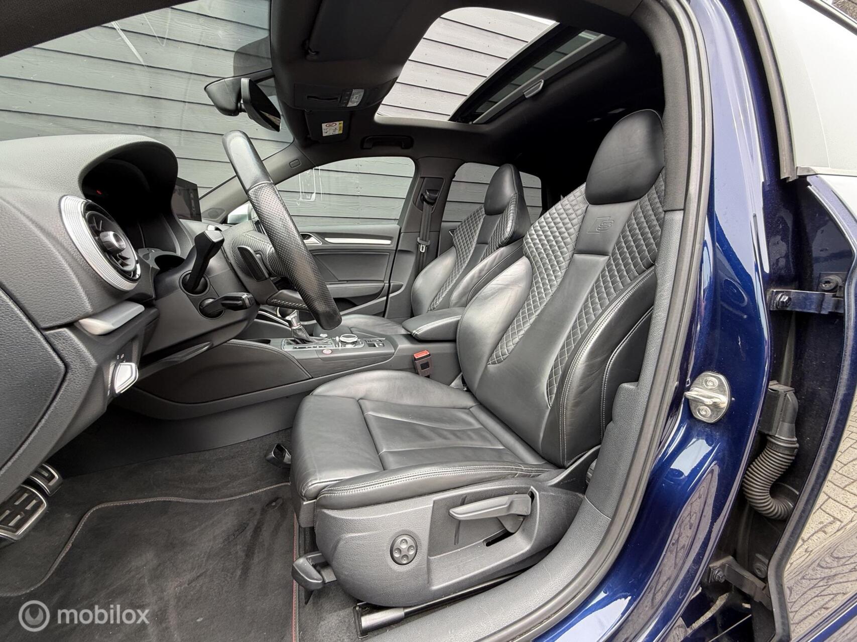 Foto van Audi S3 Limousine