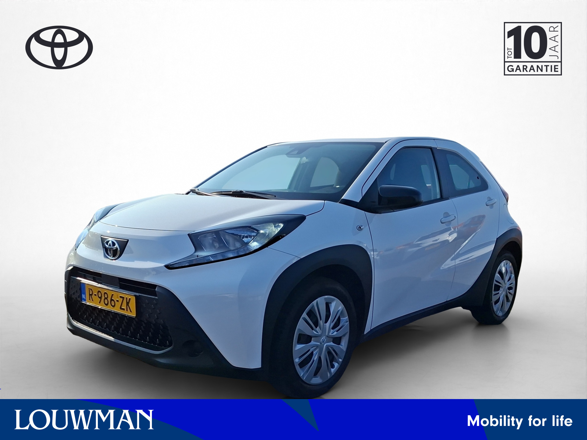Toyota Aygo X 1.0 VVT-i S-CVT Play 2023 - voorkant