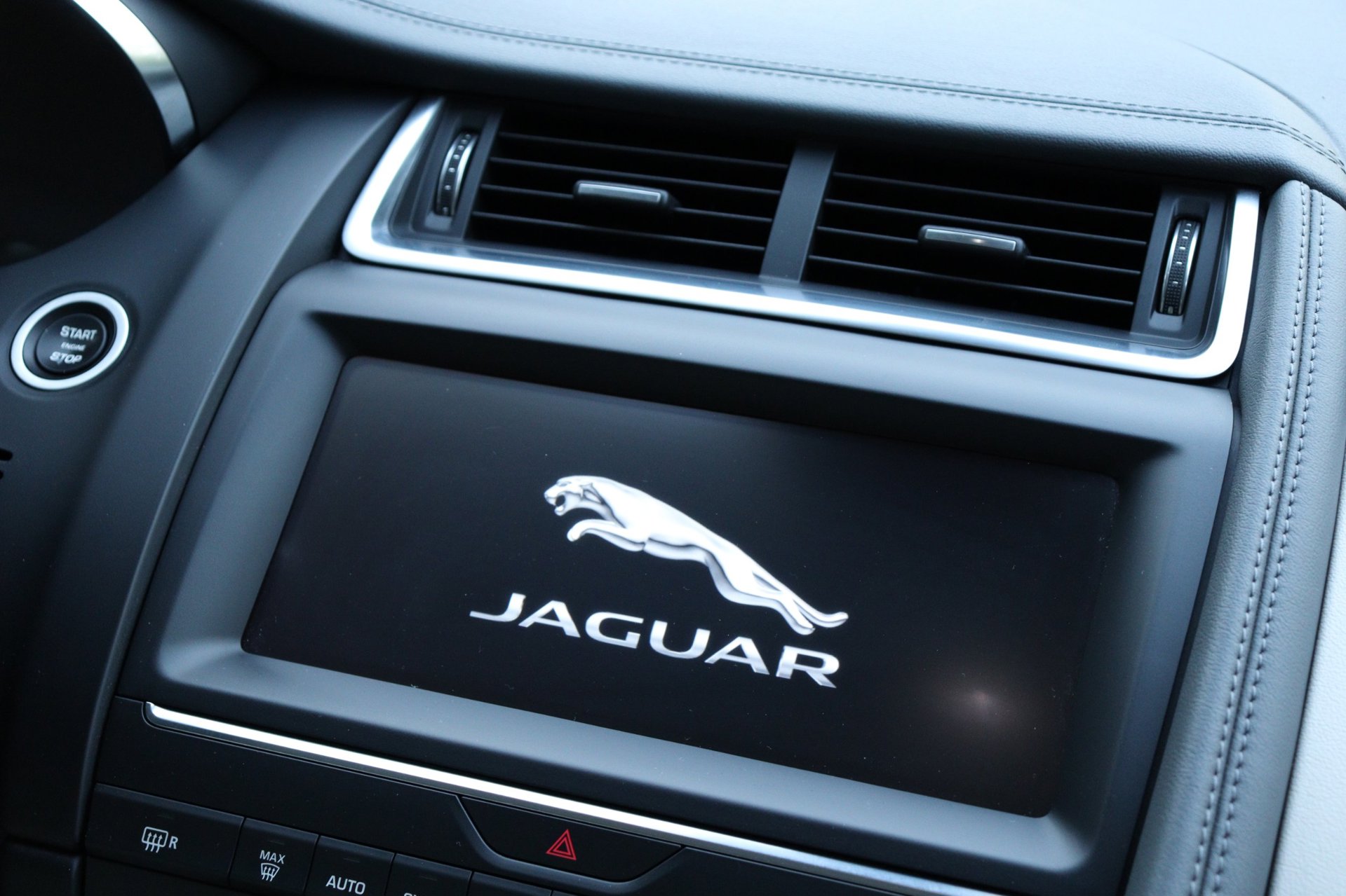 Foto van Jaguar E-pace