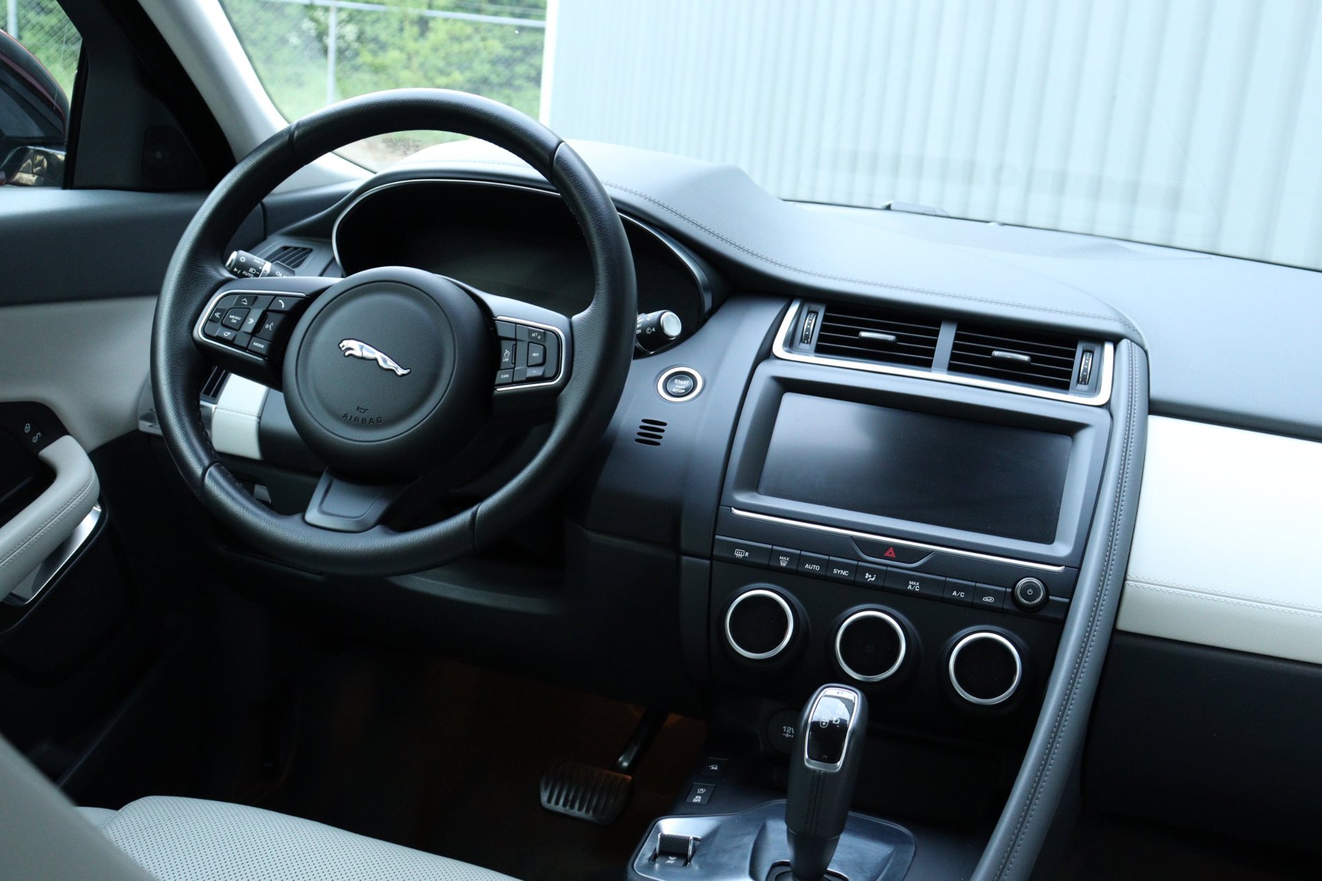 Foto van Jaguar E-pace