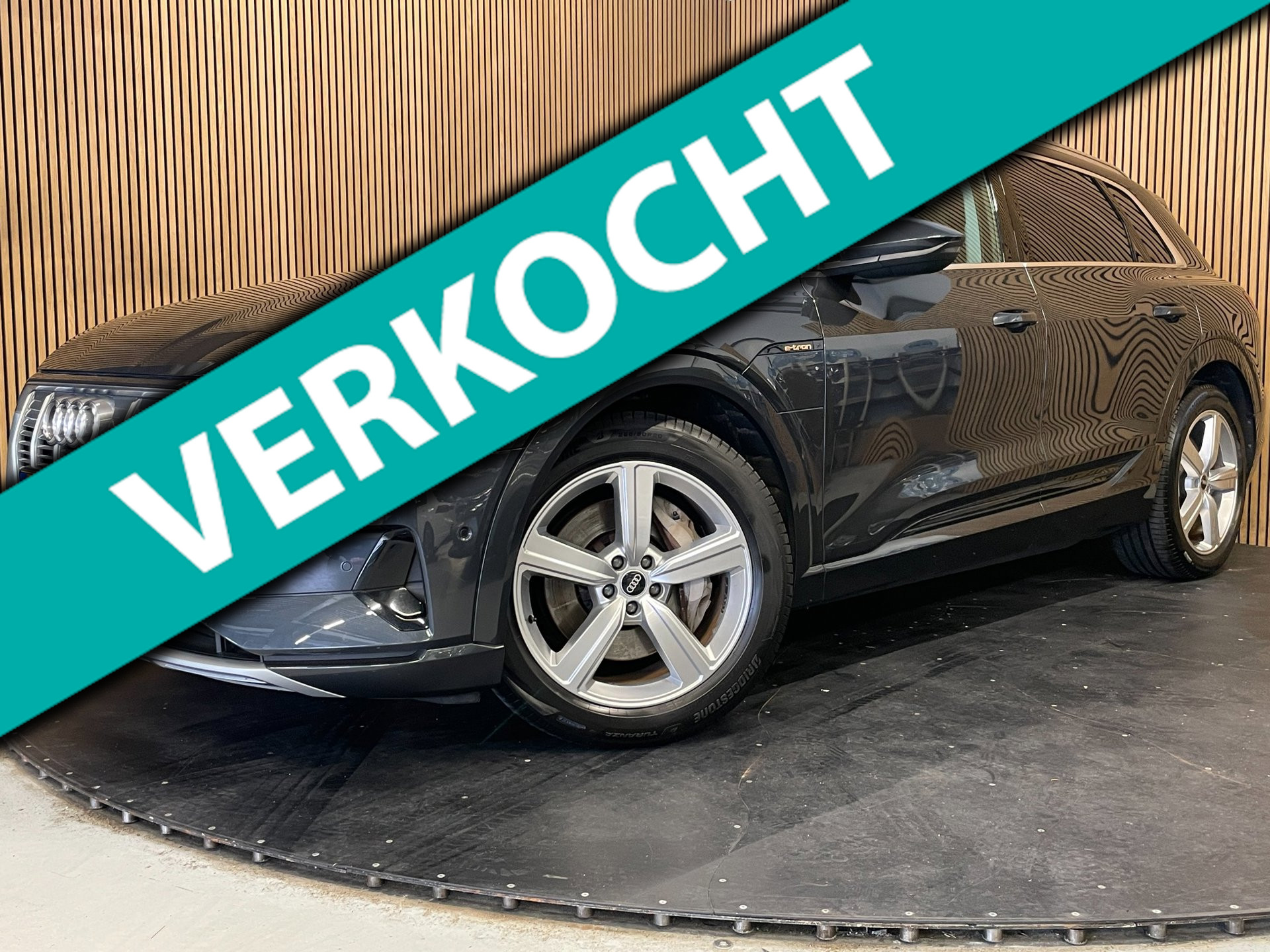 Audi E-tron 55 55 Quattro Advanced Edition Plus 95 kWh|95%SOH|ACC|LEDER|CAMERA|CARPLAY|STOELVERW.|MEMORY|NAP|NL-AUTO|INCL.BTW|1 EIG.| 2022 - voorkant
