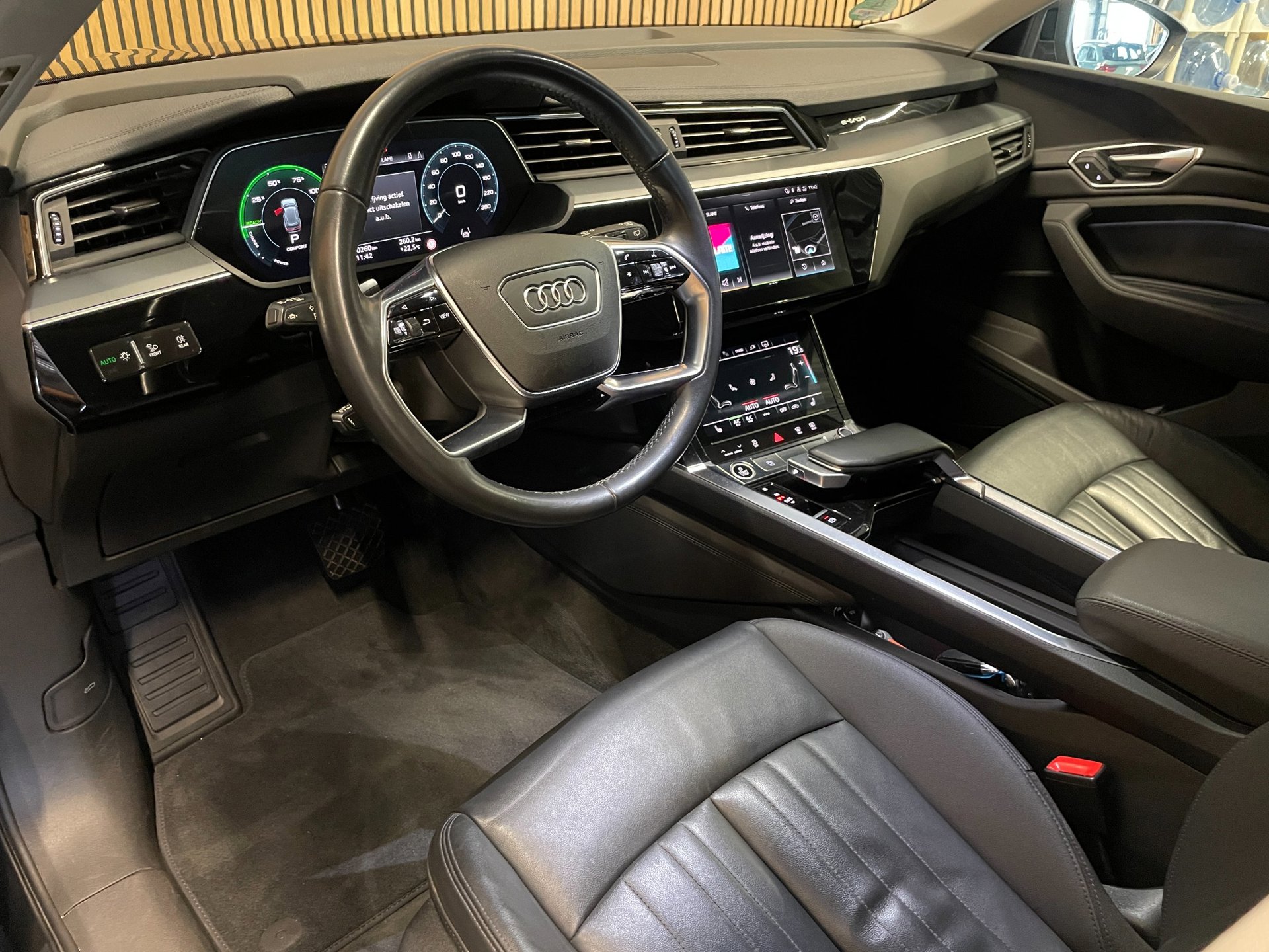 Foto van Audi E-tron 55