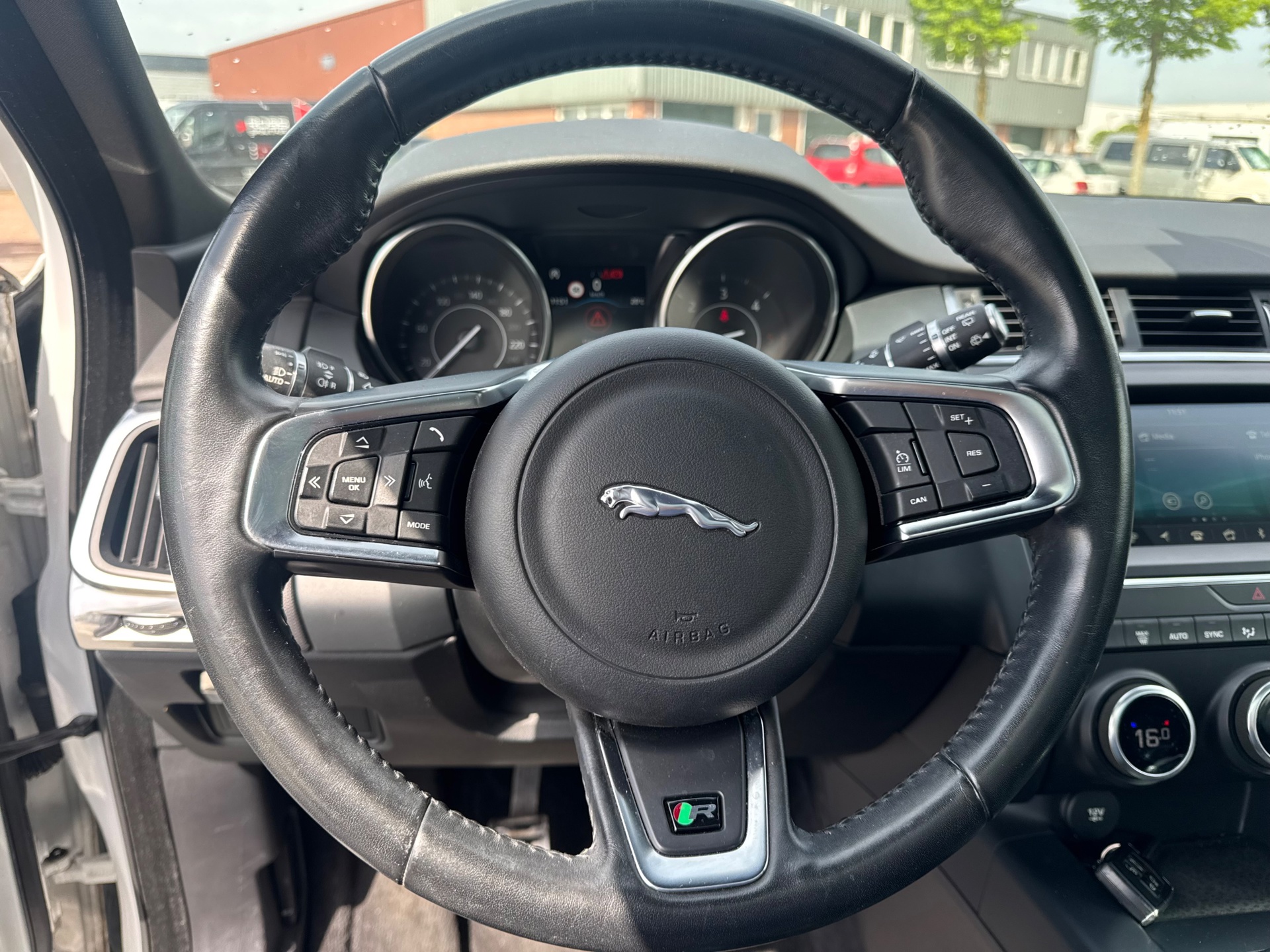 Foto van Jaguar E-pace