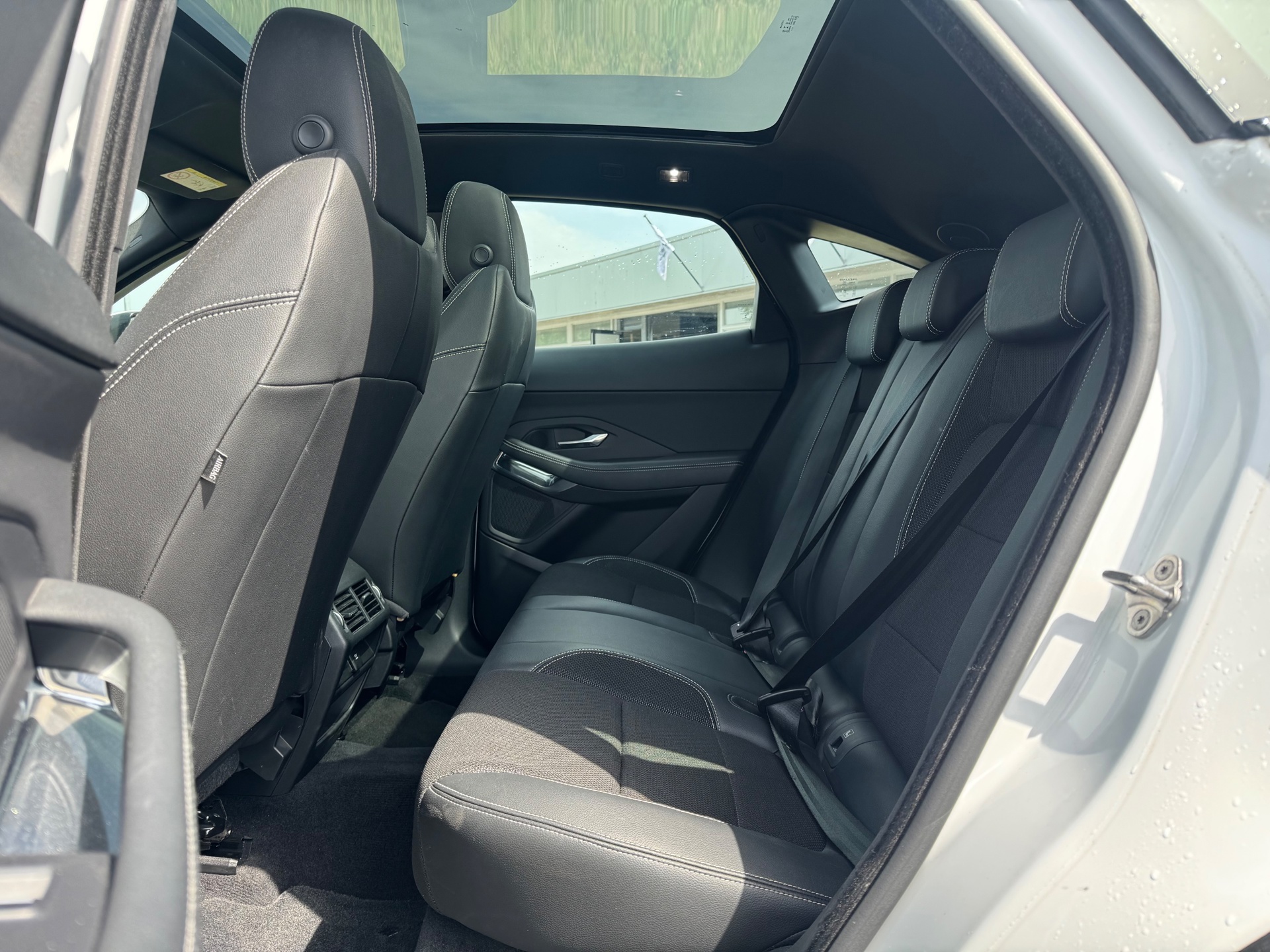 Foto van Jaguar E-pace
