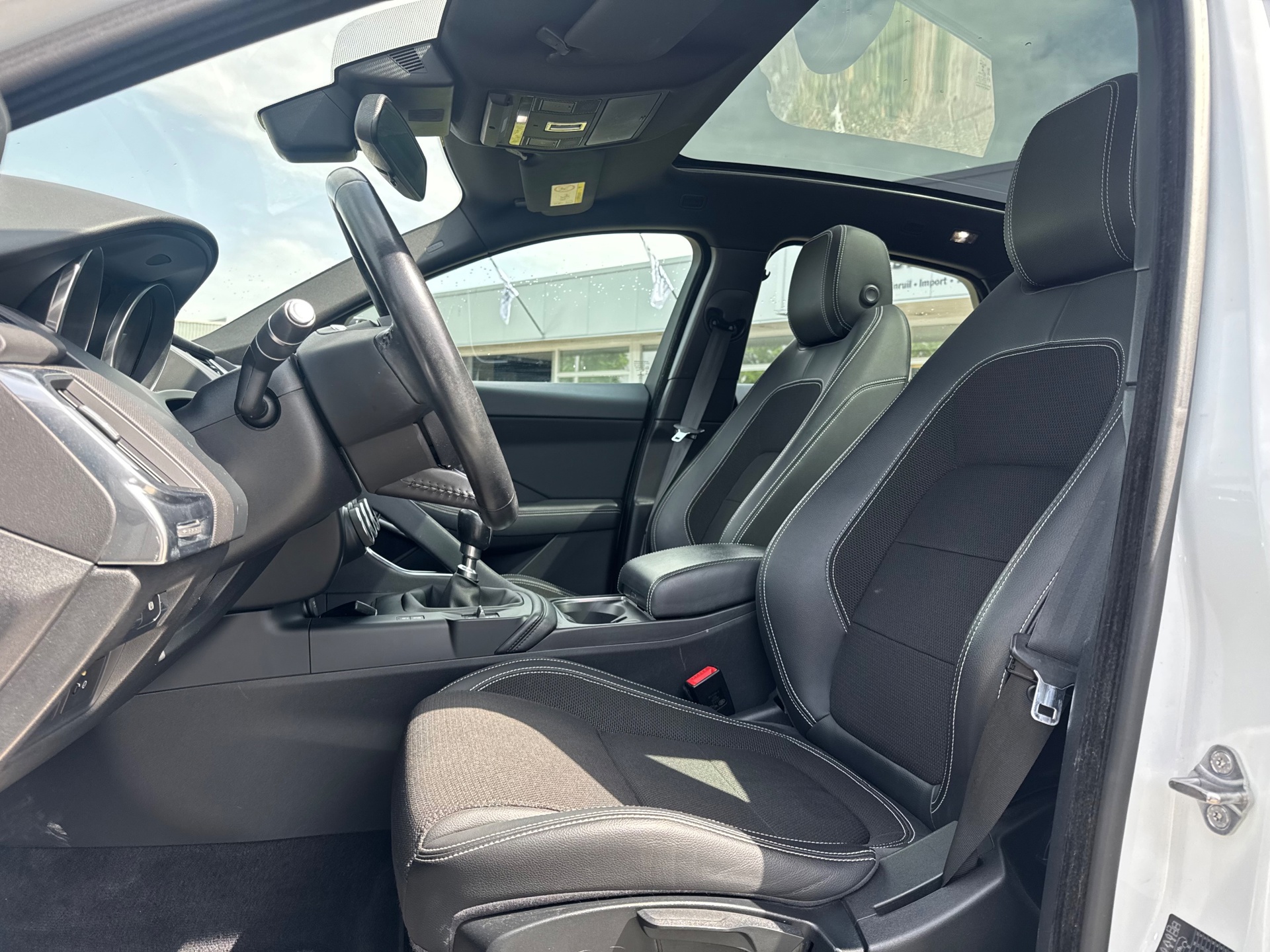 Foto van Jaguar E-pace