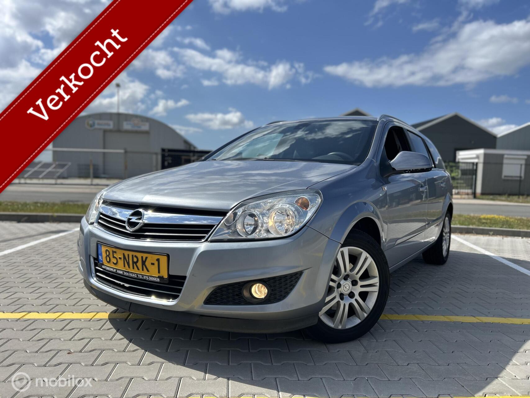 Opel Astra Station Wagon 1.4 Turbo Cosmo|CRUISE CONTR|CAMERA 2010 - voorkant