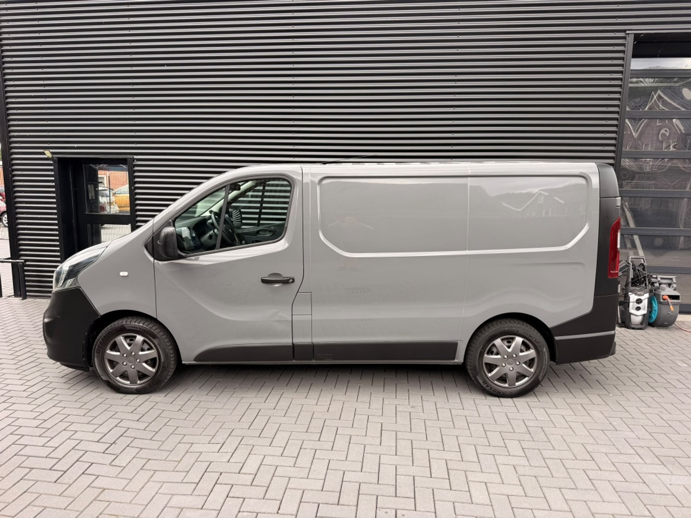 Foto van Opel Vivaro-b