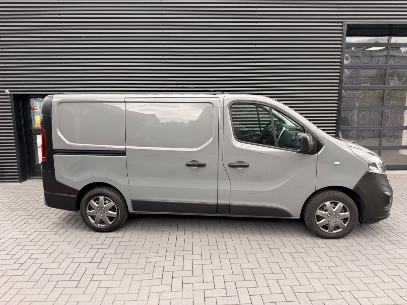 Foto van Opel Vivaro-b