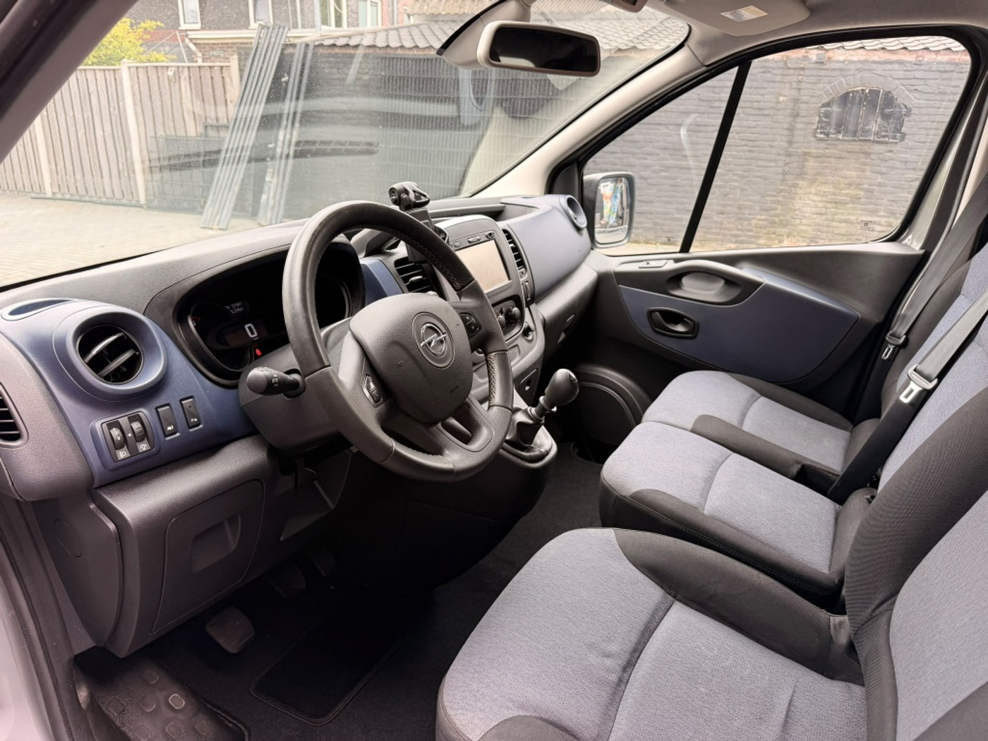 Foto van Opel Vivaro-b