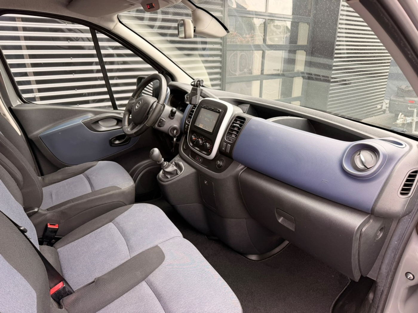 Foto van Opel Vivaro-b