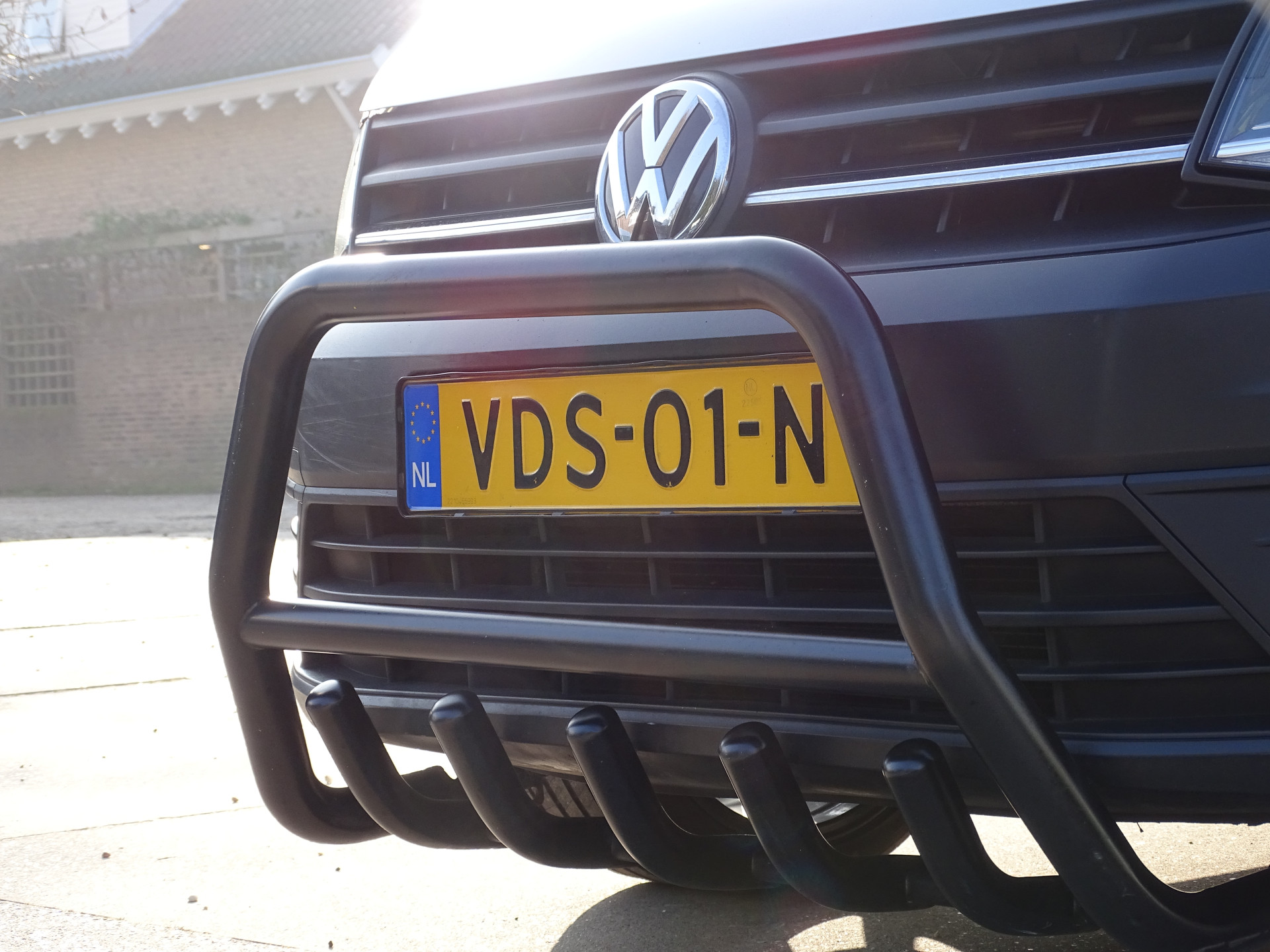 Foto van Volkswagen Caddy Modified Partition Wall