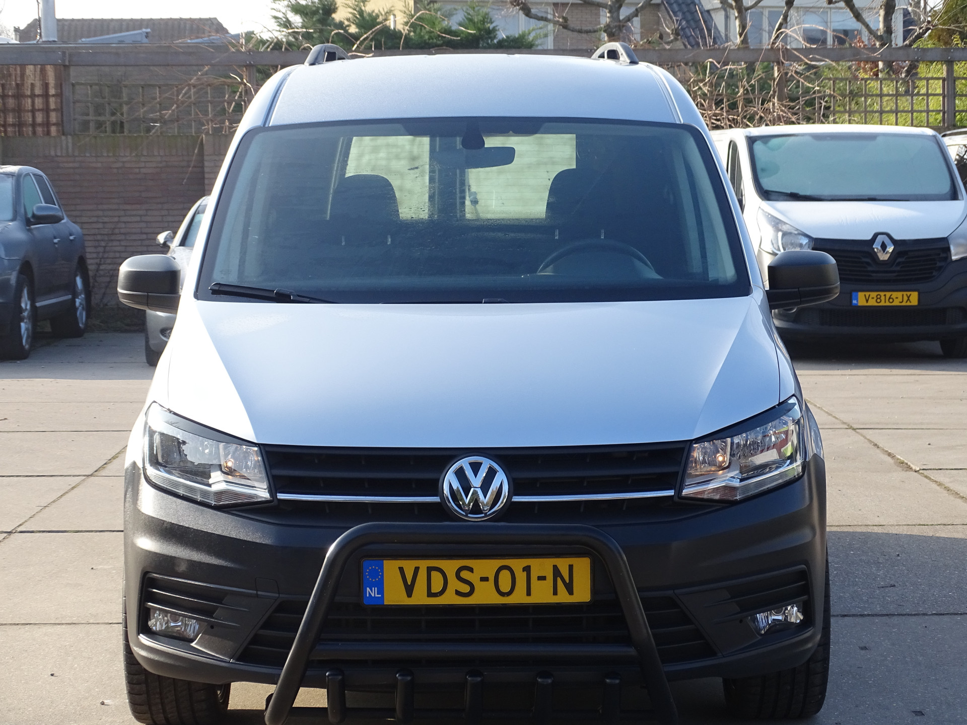 Foto van Volkswagen Caddy Modified Partition Wall